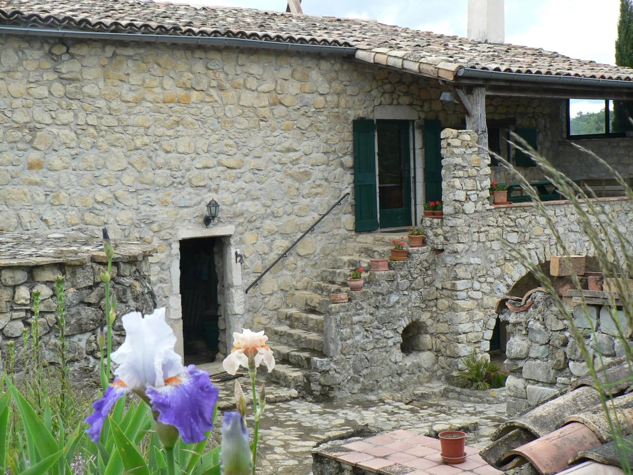 Facade/entrance in Le Relais de Vazeille