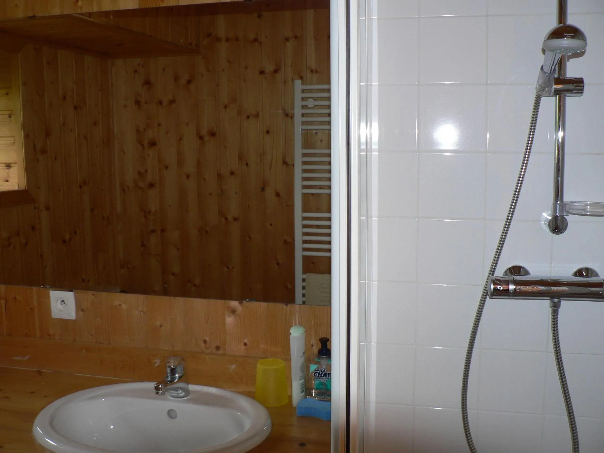 Shower in Le Relais de Vazeille