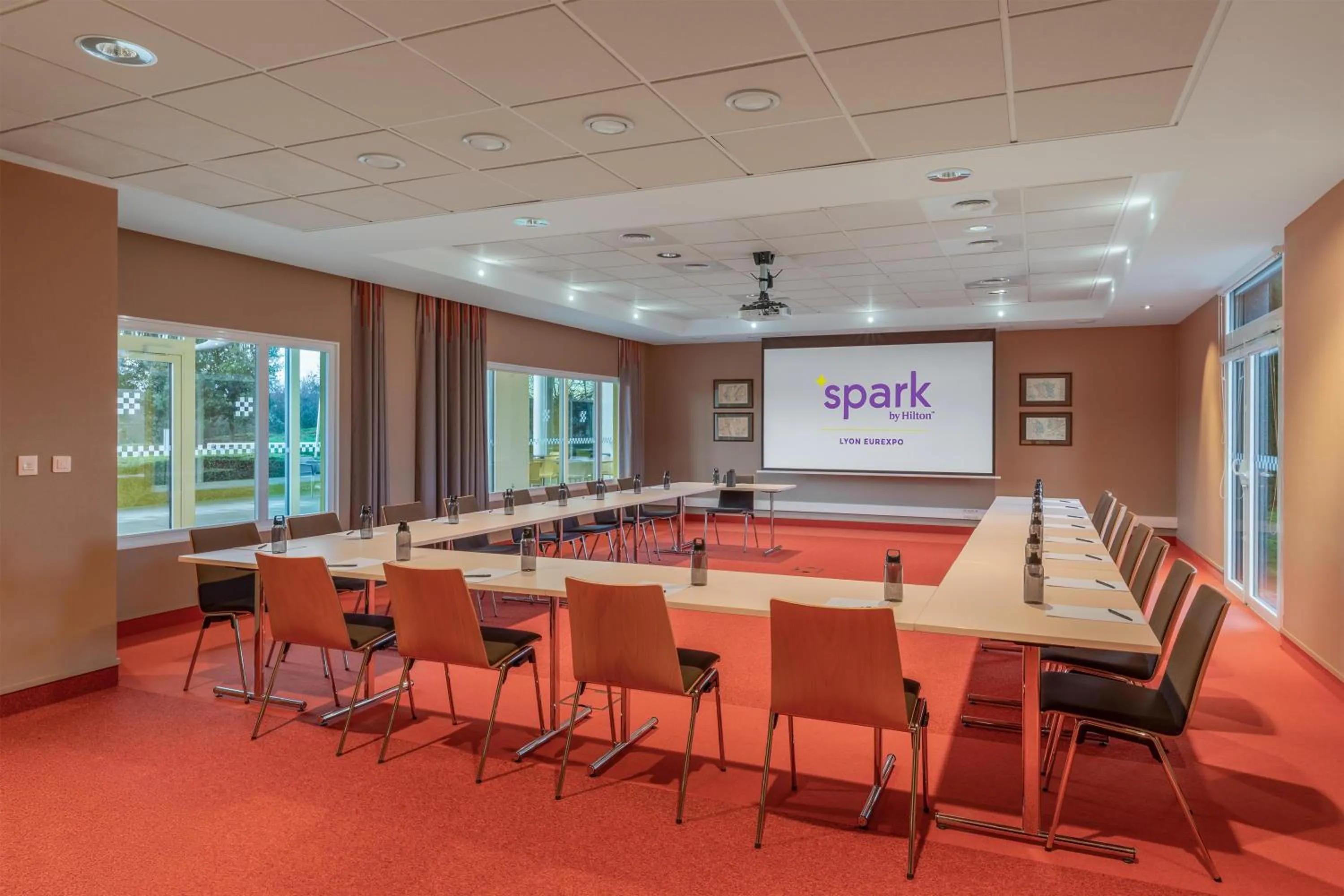 Meeting/conference room in Spark by Hilton Lyon Eurexpo