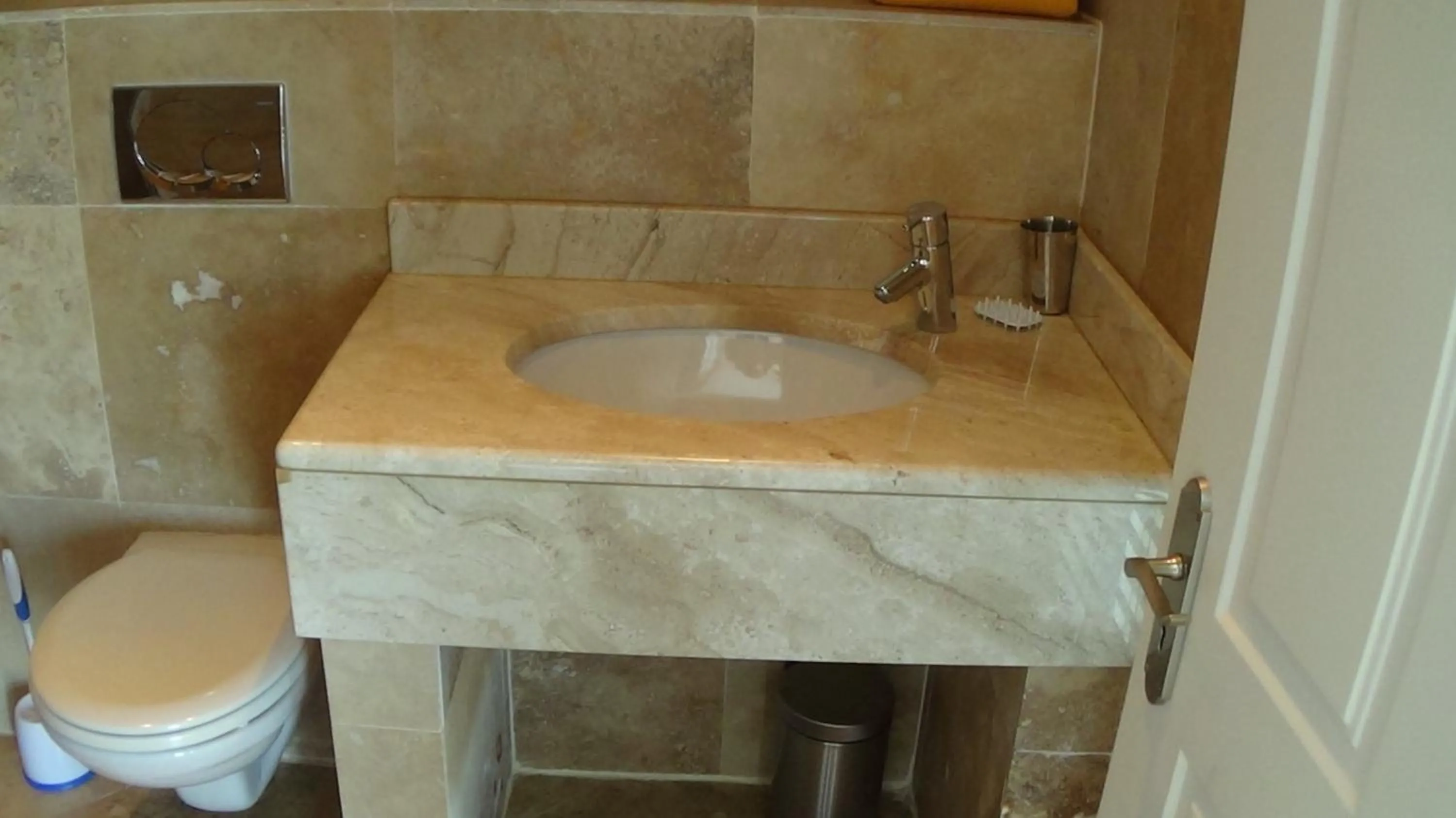 Bathroom in Waterside Living MM1394