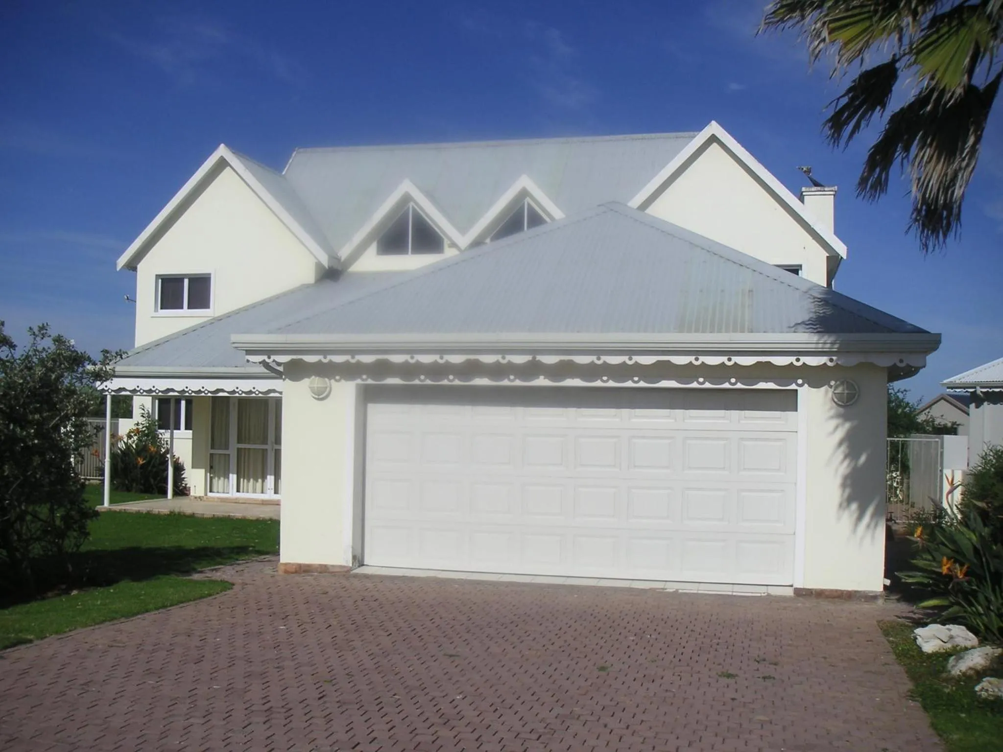 Facade/entrance in Waterside Living MM1394