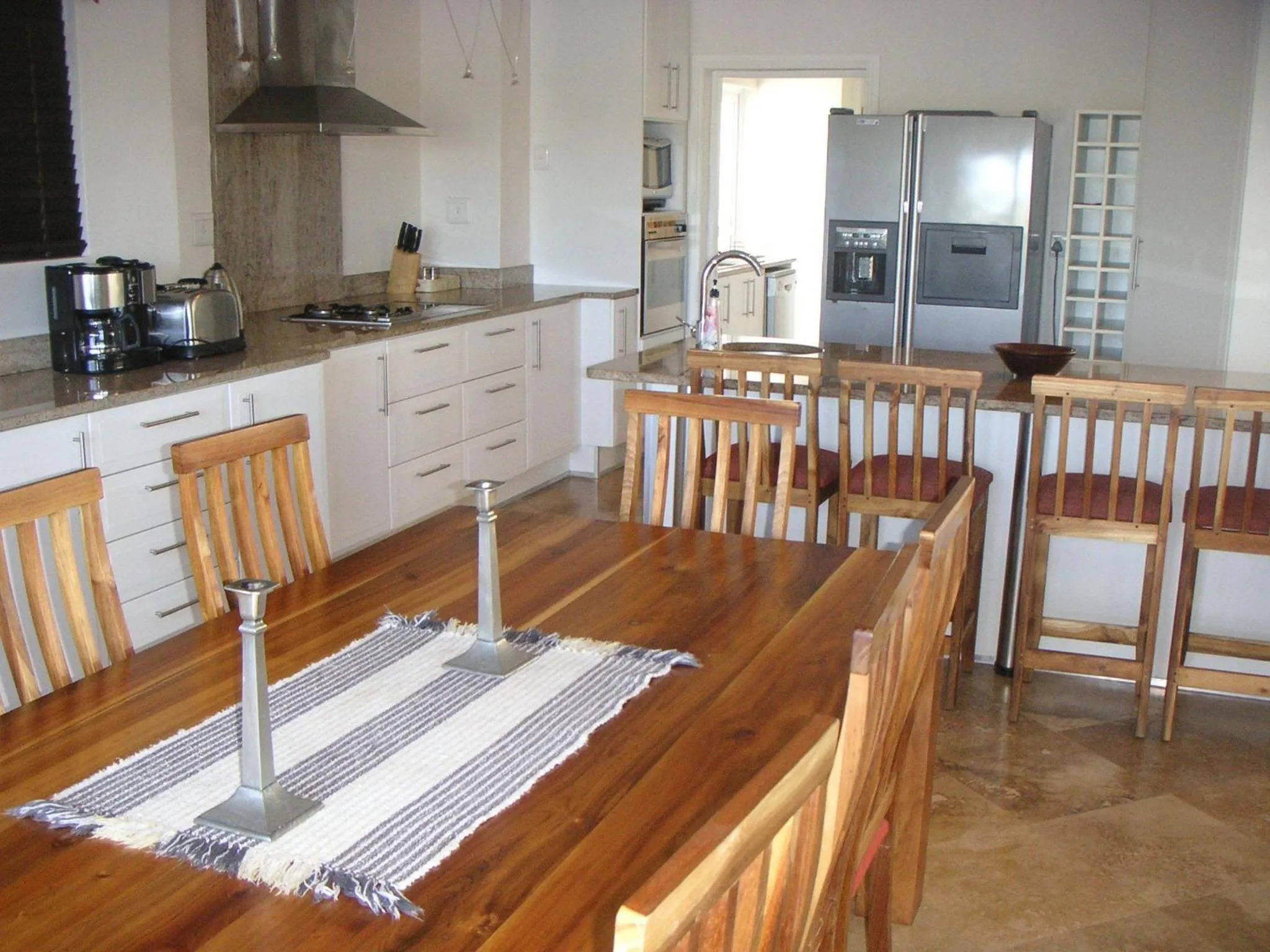 Dining area in Waterside Living MM1394