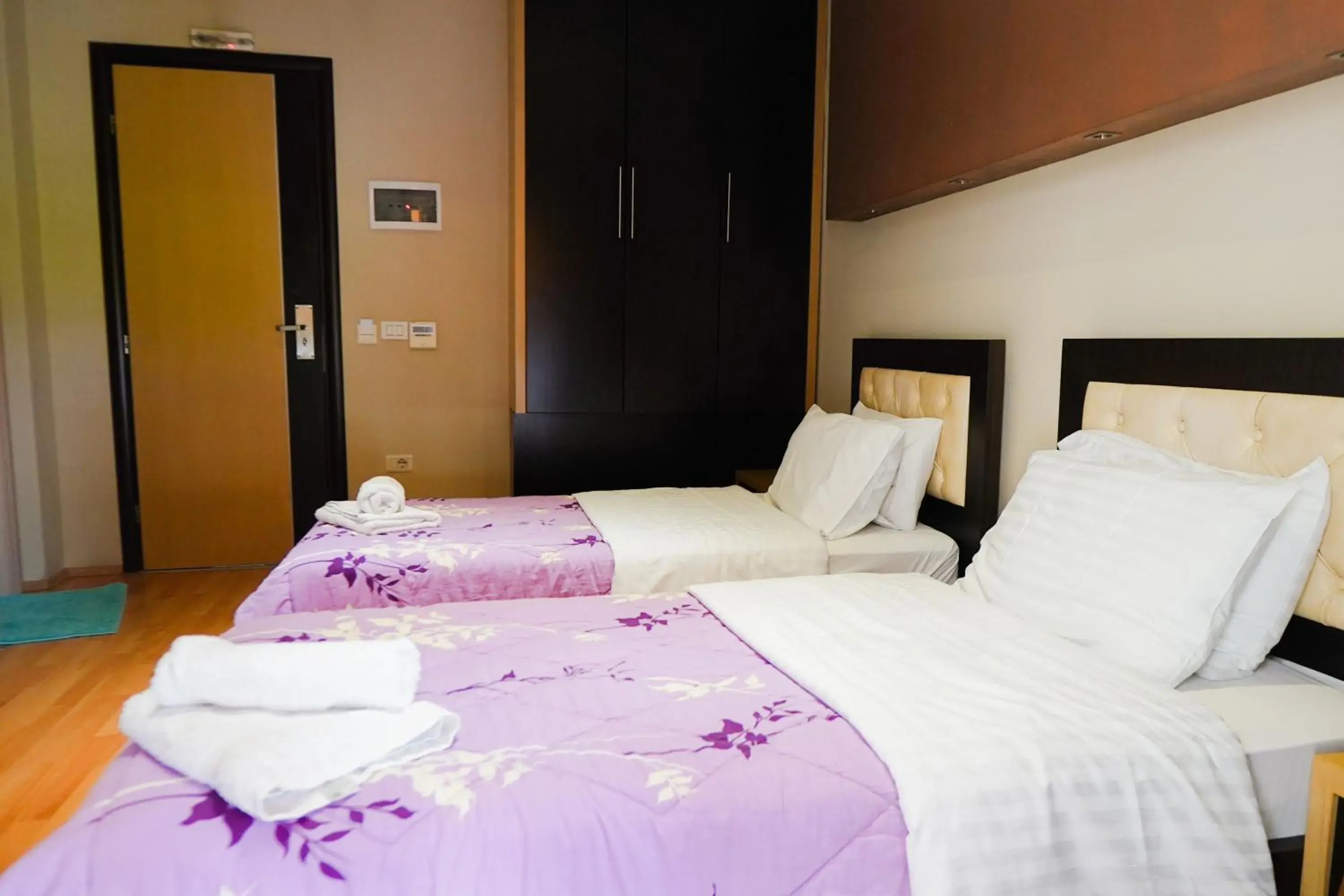 Deluxe Double or Twin Room with Balcony in Hotel Shehu Deluxe Double or Twin Room with Balcony in Hotel Shehu
