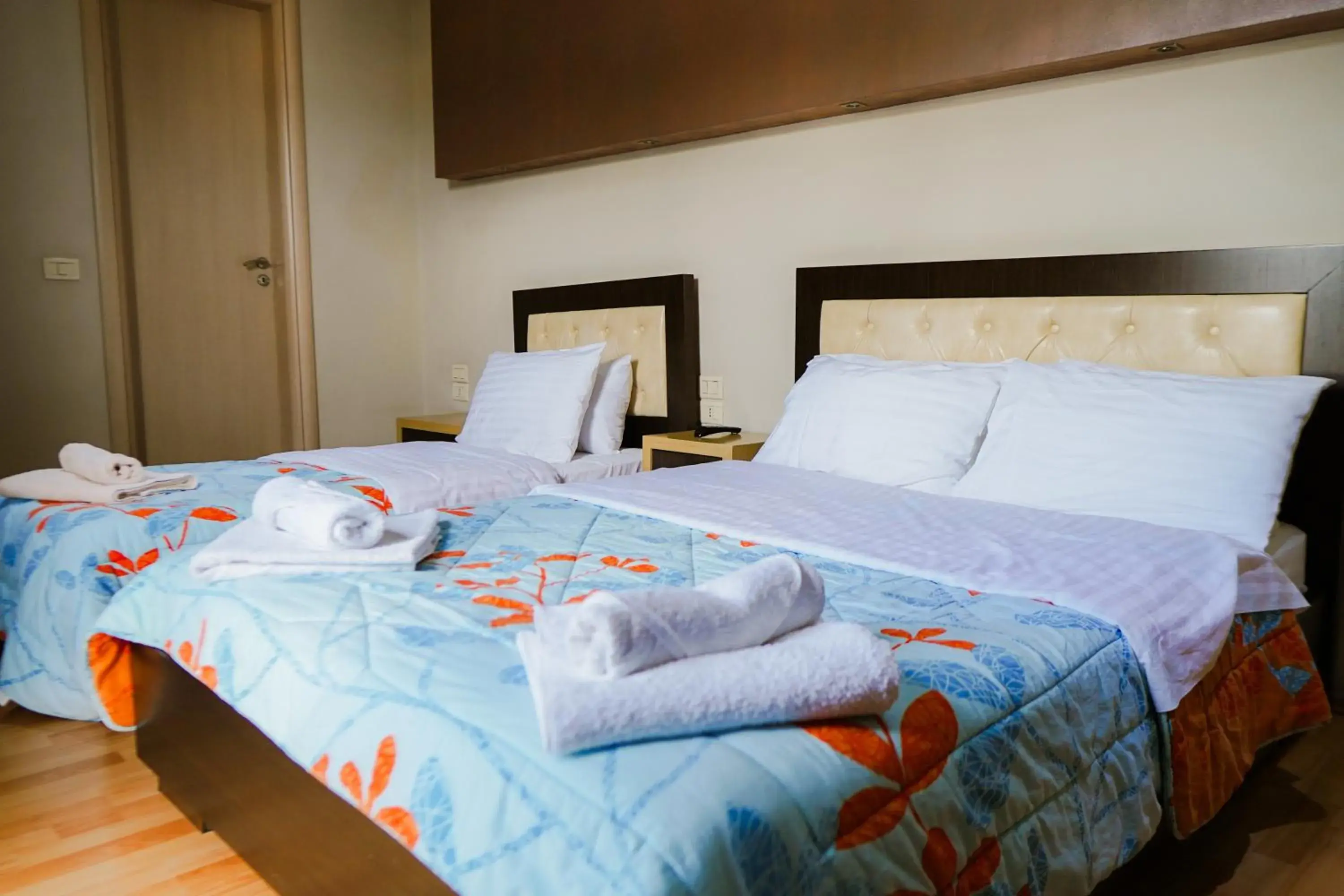Triple Room with Balcony in Hotel Shehu Triple Room with Balcony in Hotel Shehu