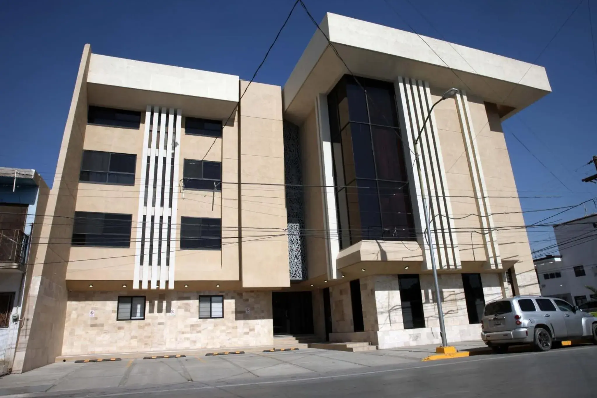 Property building in Hotel Grand Lion Property building in Hotel Grand Lion