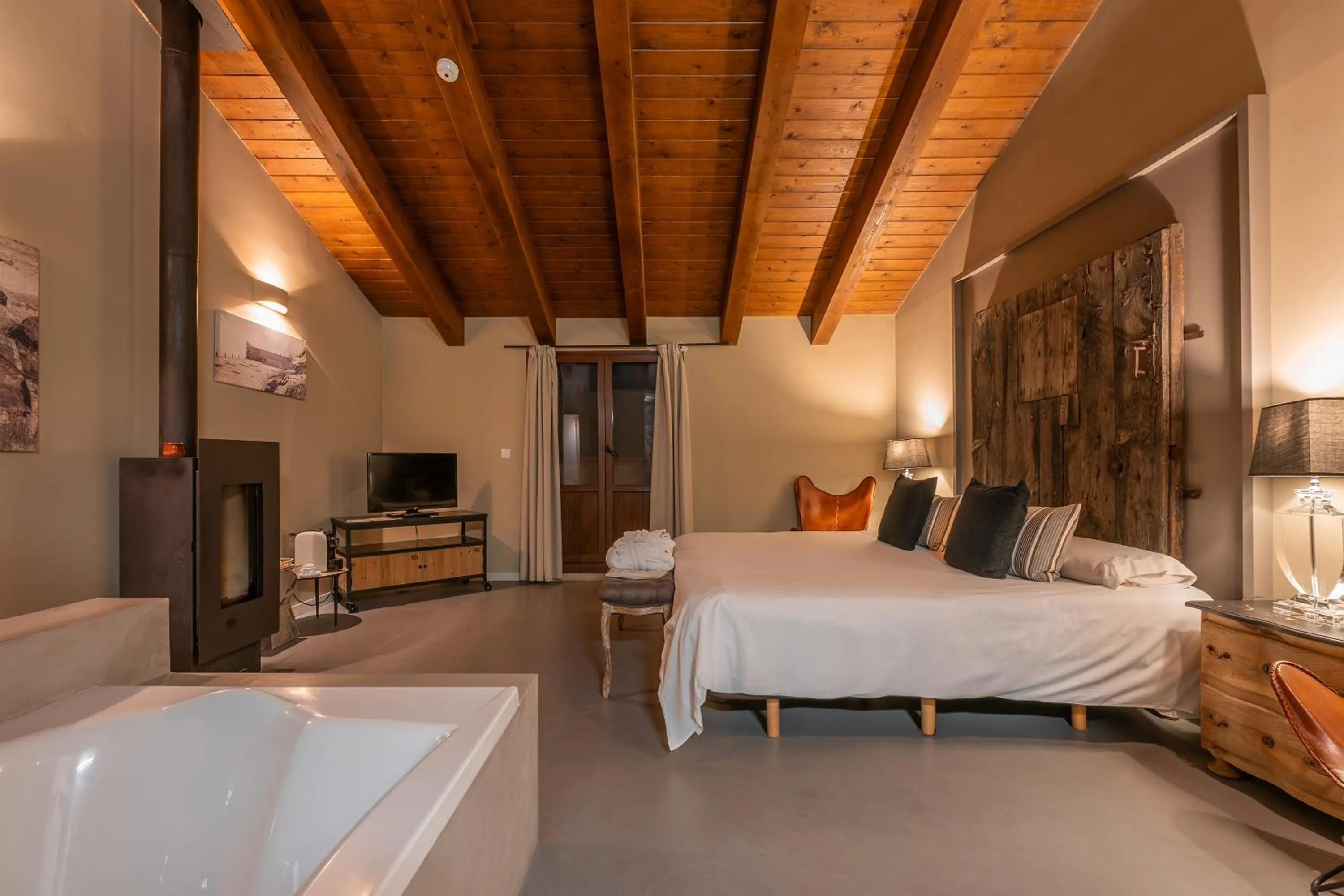 Photo of the whole room, Bed in Hotel Mas De Cebrian