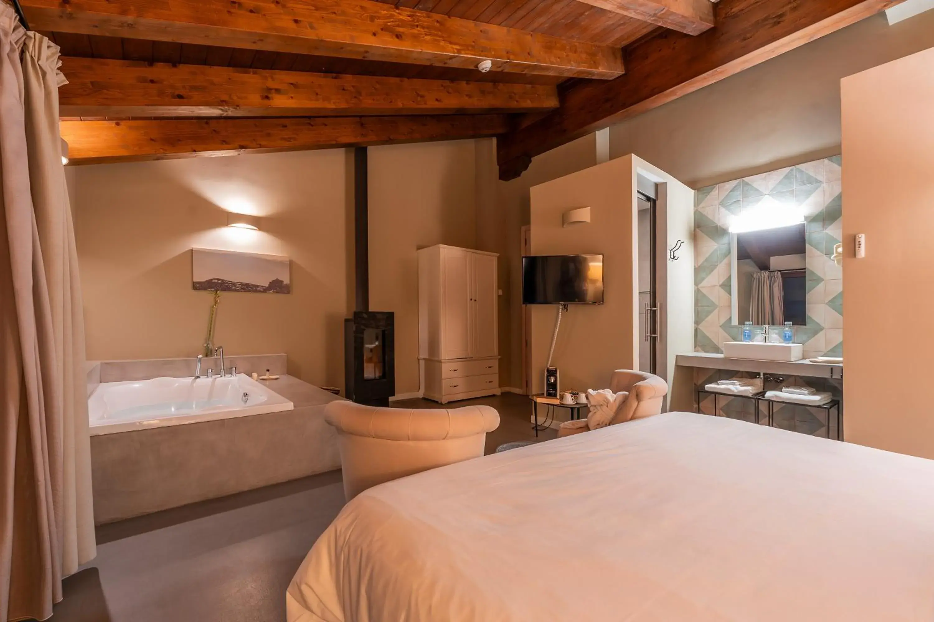 Photo of the whole room, Bed in Hotel Mas De Cebrian Photo of the whole room, Bed in Hotel Mas De Cebrian