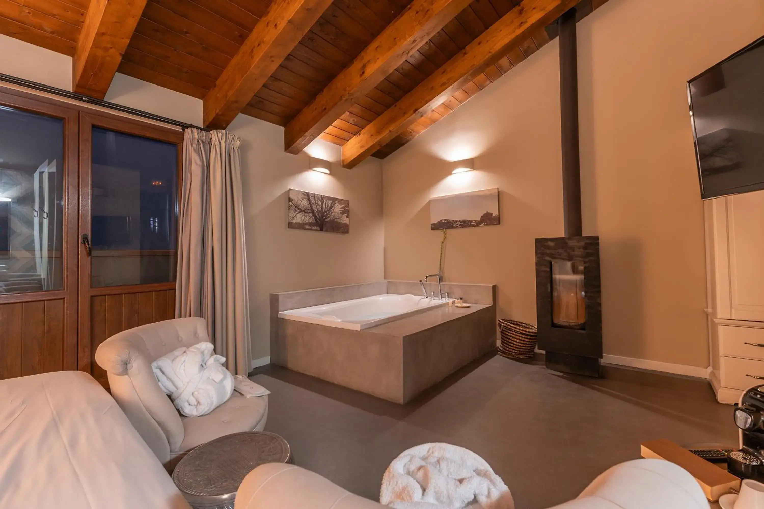 Photo of the whole room, Bed in Hotel Mas De Cebrian Photo of the whole room, Bed in Hotel Mas De Cebrian