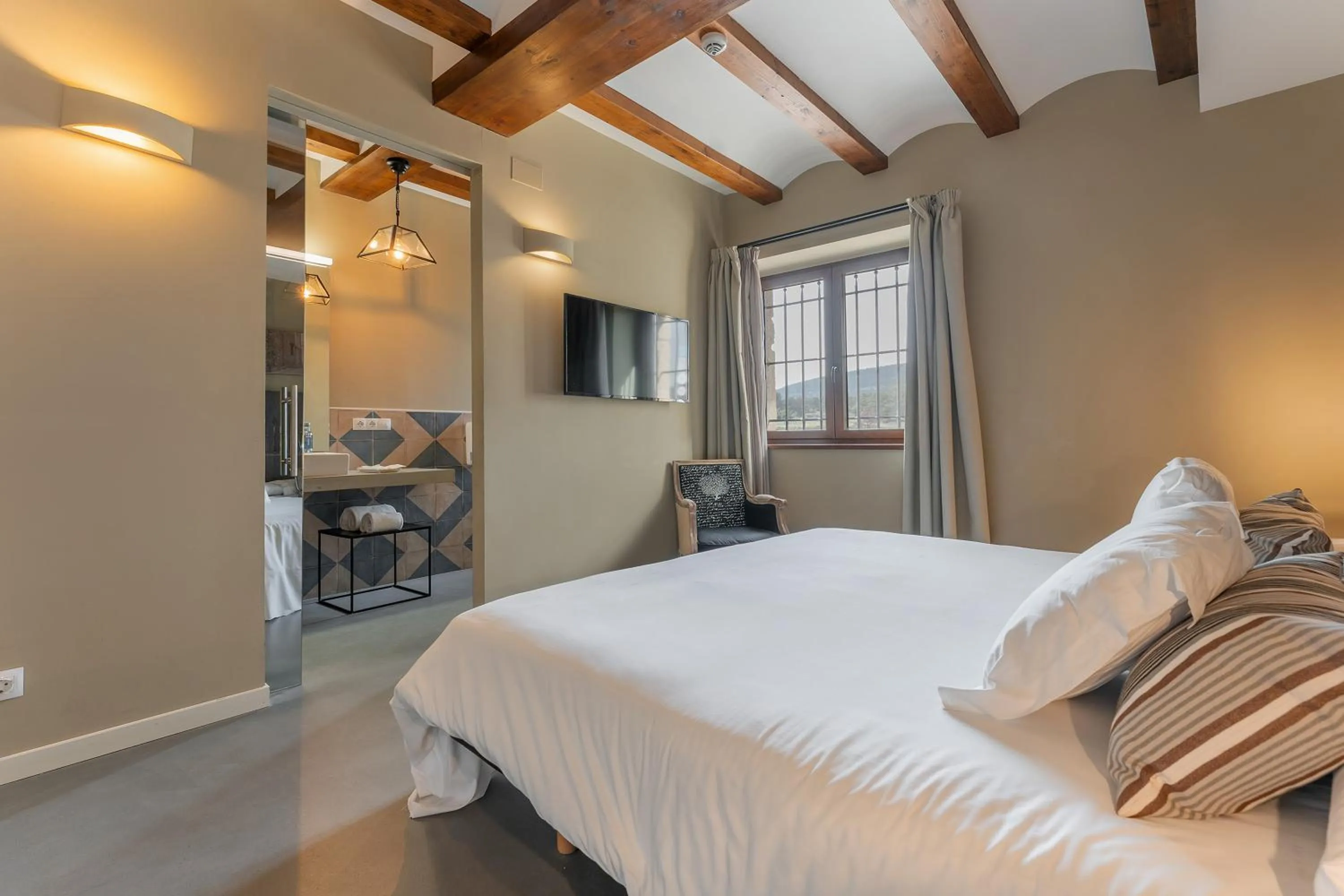 Bedroom, Bed in Hotel Mas De Cebrian