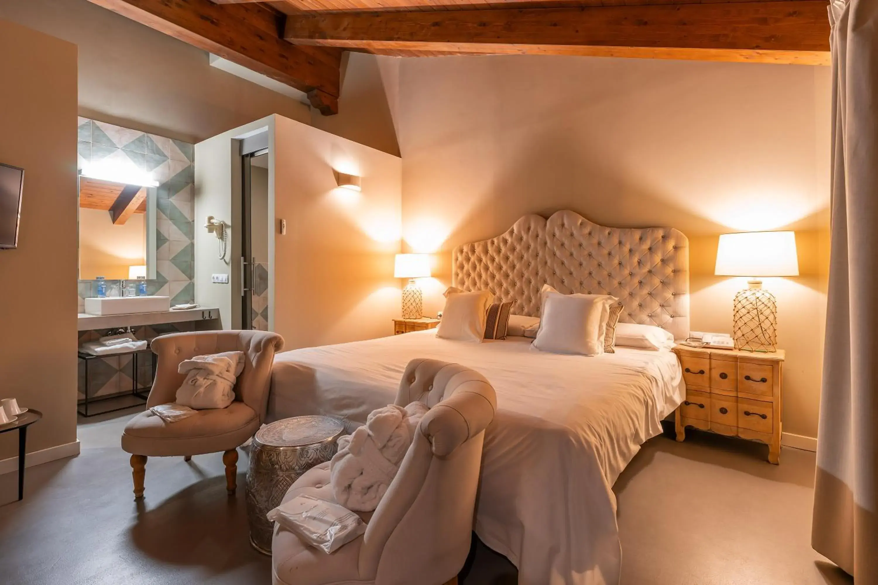 Photo of the whole room, Bed in Hotel Mas De Cebrian Photo of the whole room, Bed in Hotel Mas De Cebrian