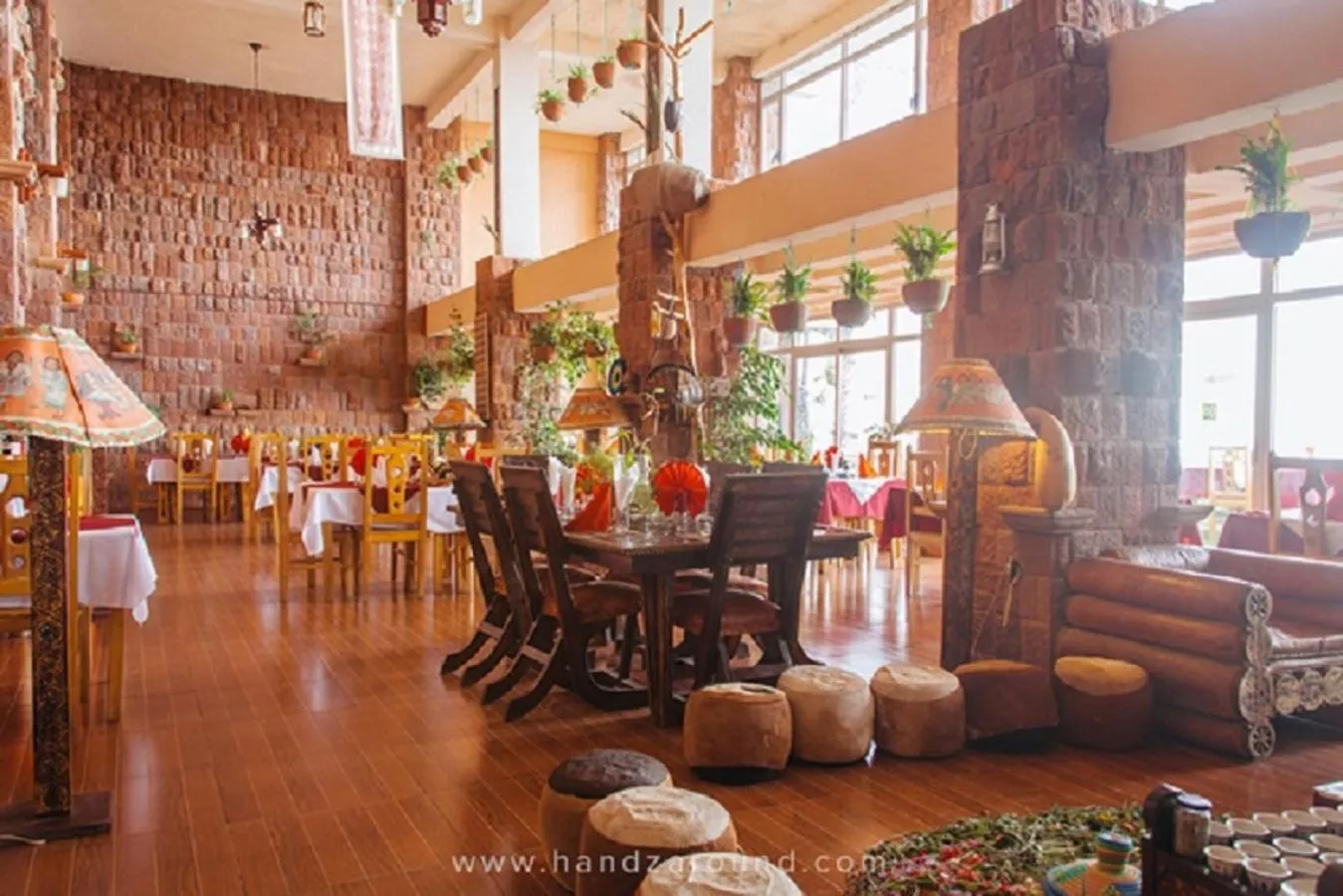 Restaurant/places to eat in Maribela Hotel