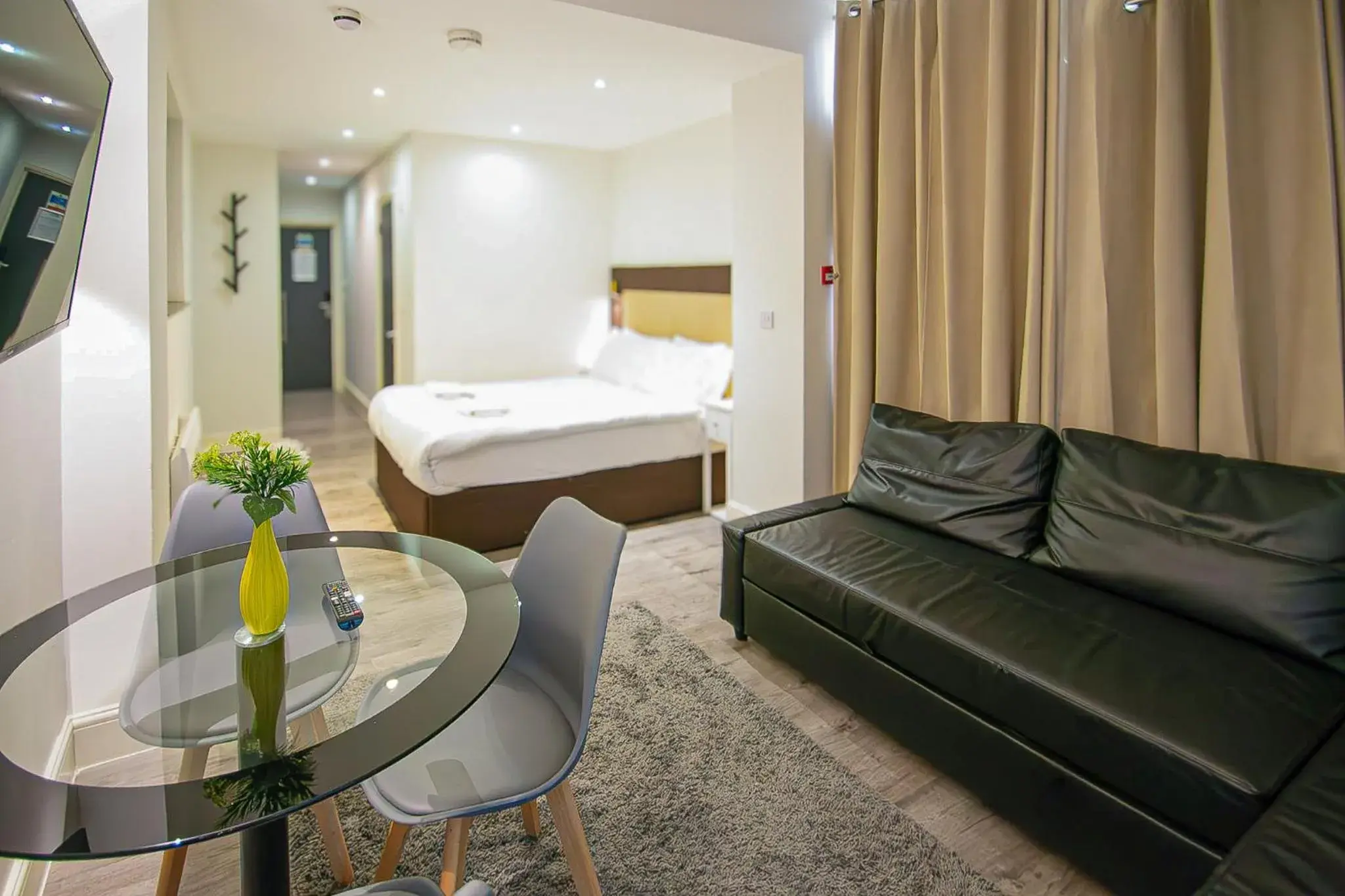 Bed in Hyde Park Superior Apartments Bed in Hyde Park Superior Apartments