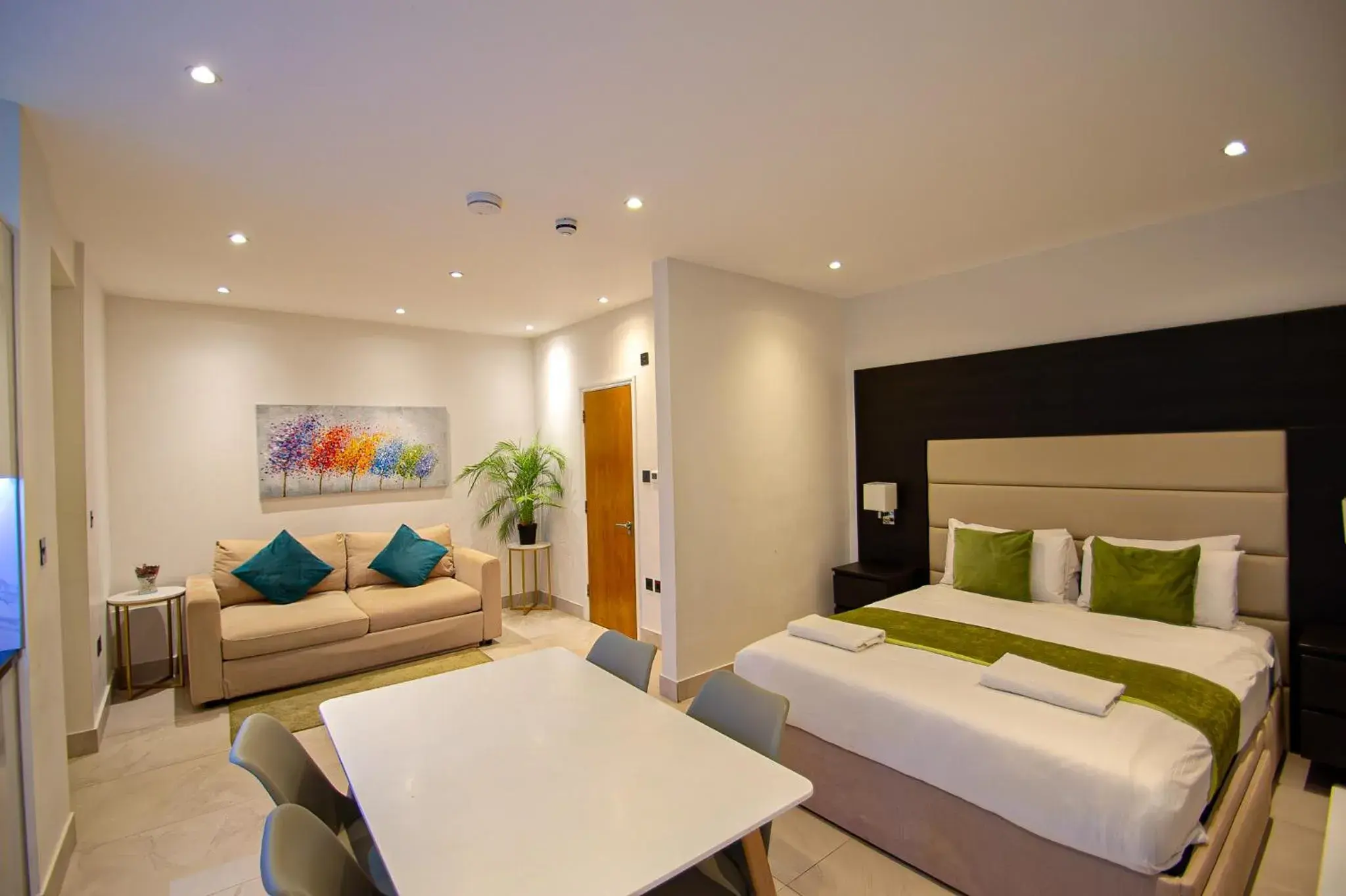 Bed in Hyde Park Superior Apartments Bed in Hyde Park Superior Apartments