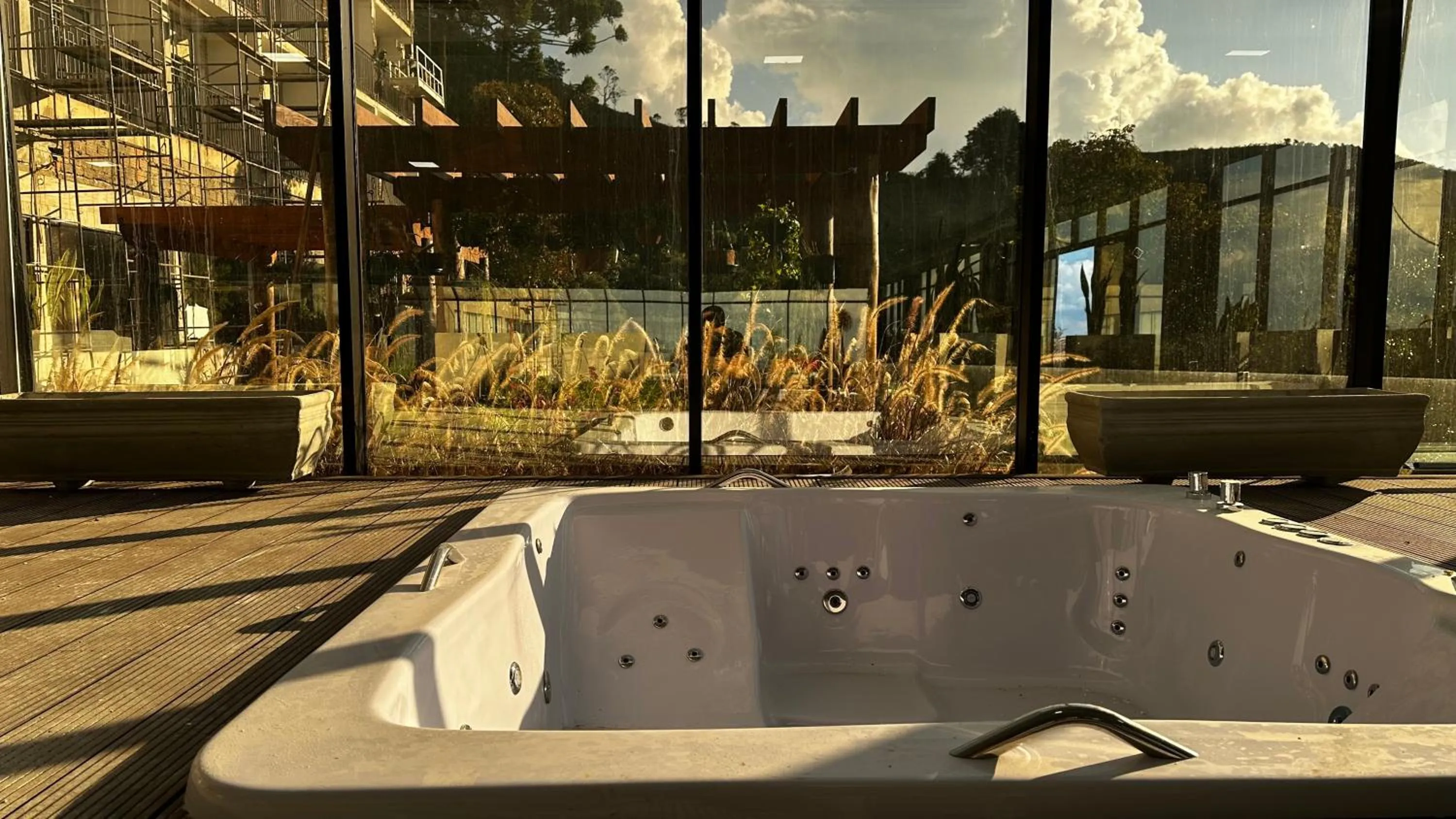 Hot Tub in Gran Paradiso Campos do Jordão By Ventura OFICIAL