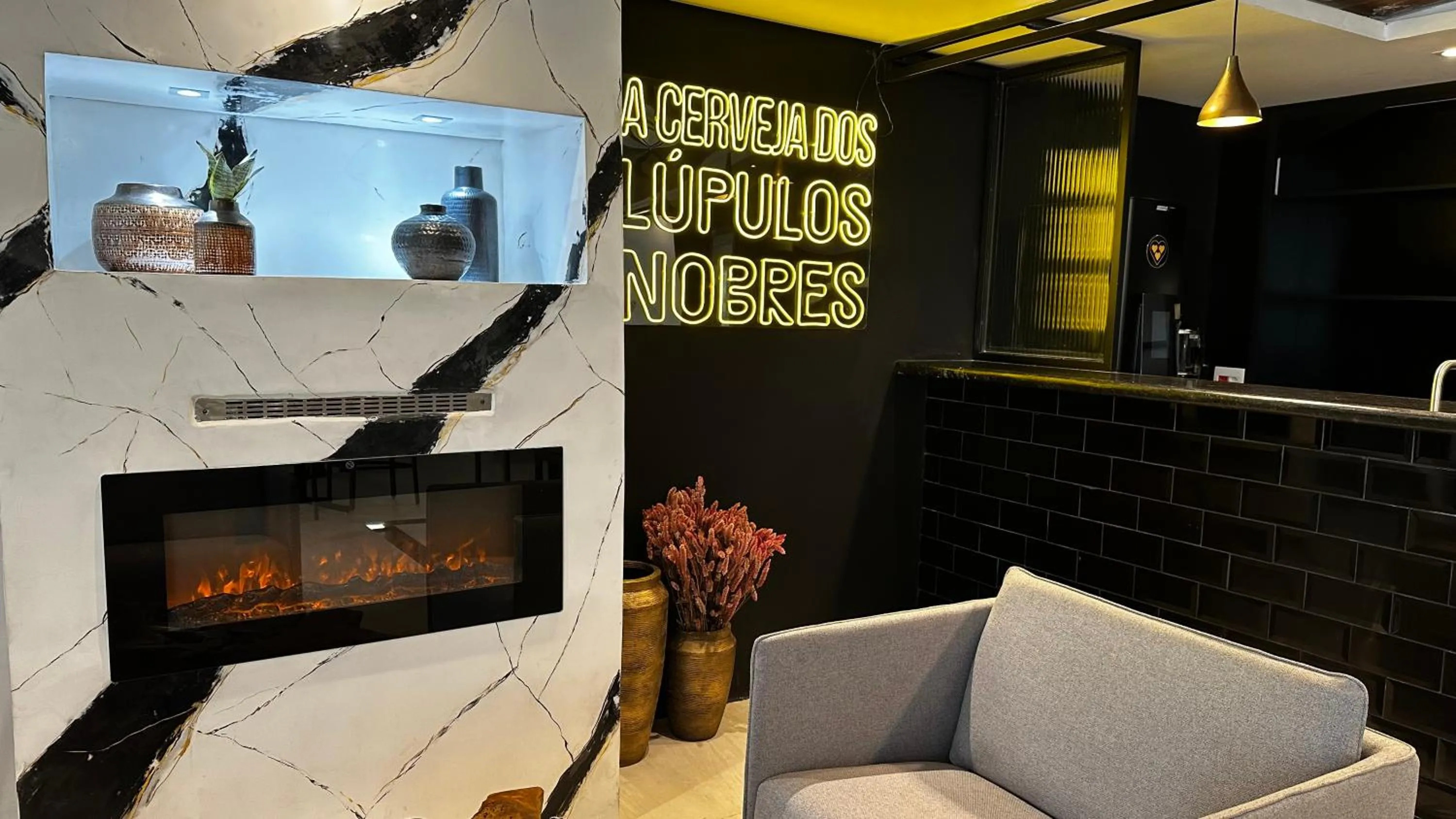 fireplace in Gran Paradiso Campos do Jordão By Ventura OFICIAL