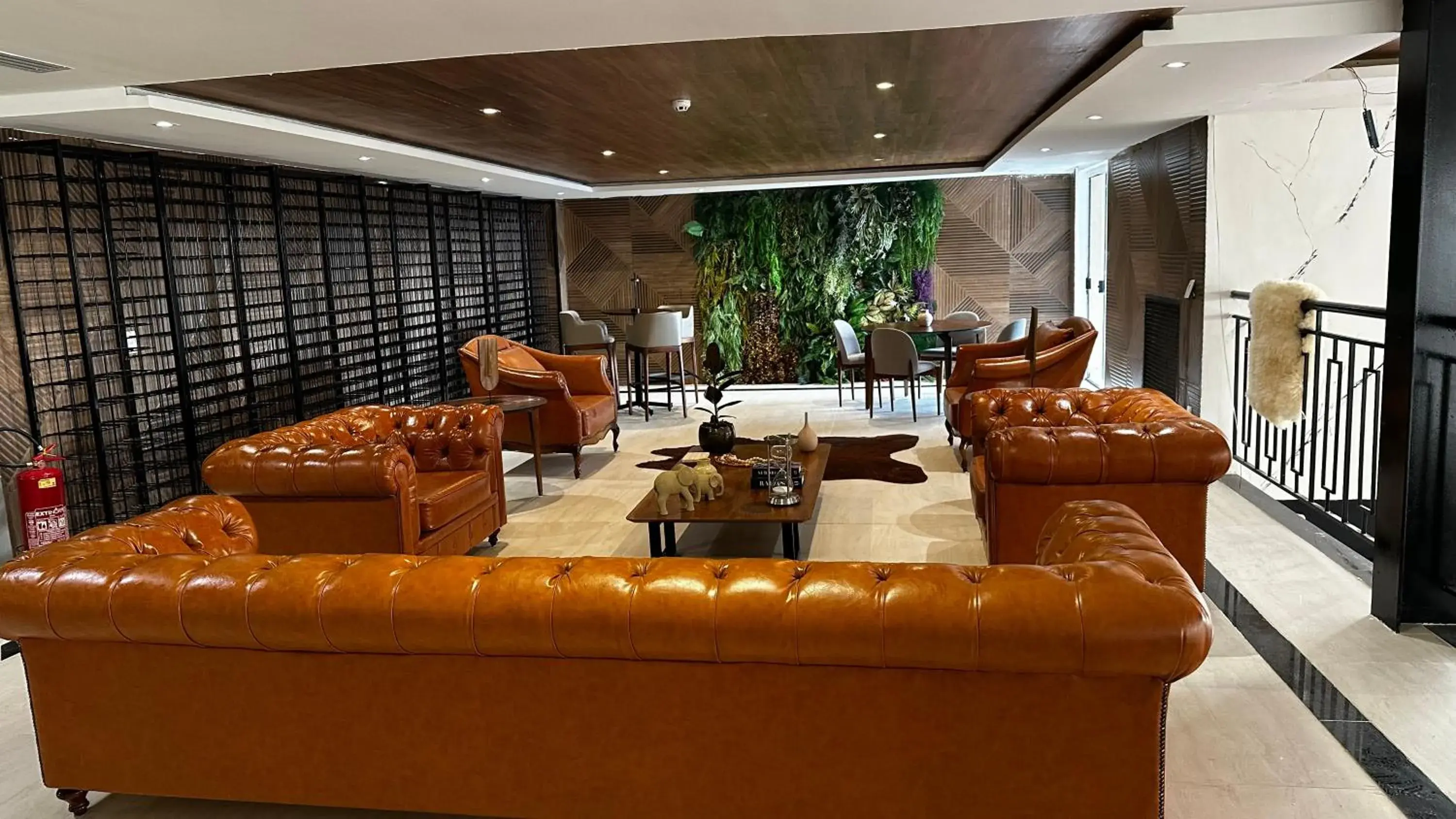 Lounge or bar in Gran Paradiso Campos do Jordão By Ventura OFICIAL Lounge or bar in Gran Paradiso Campos do Jordão By Ventura OFICIAL