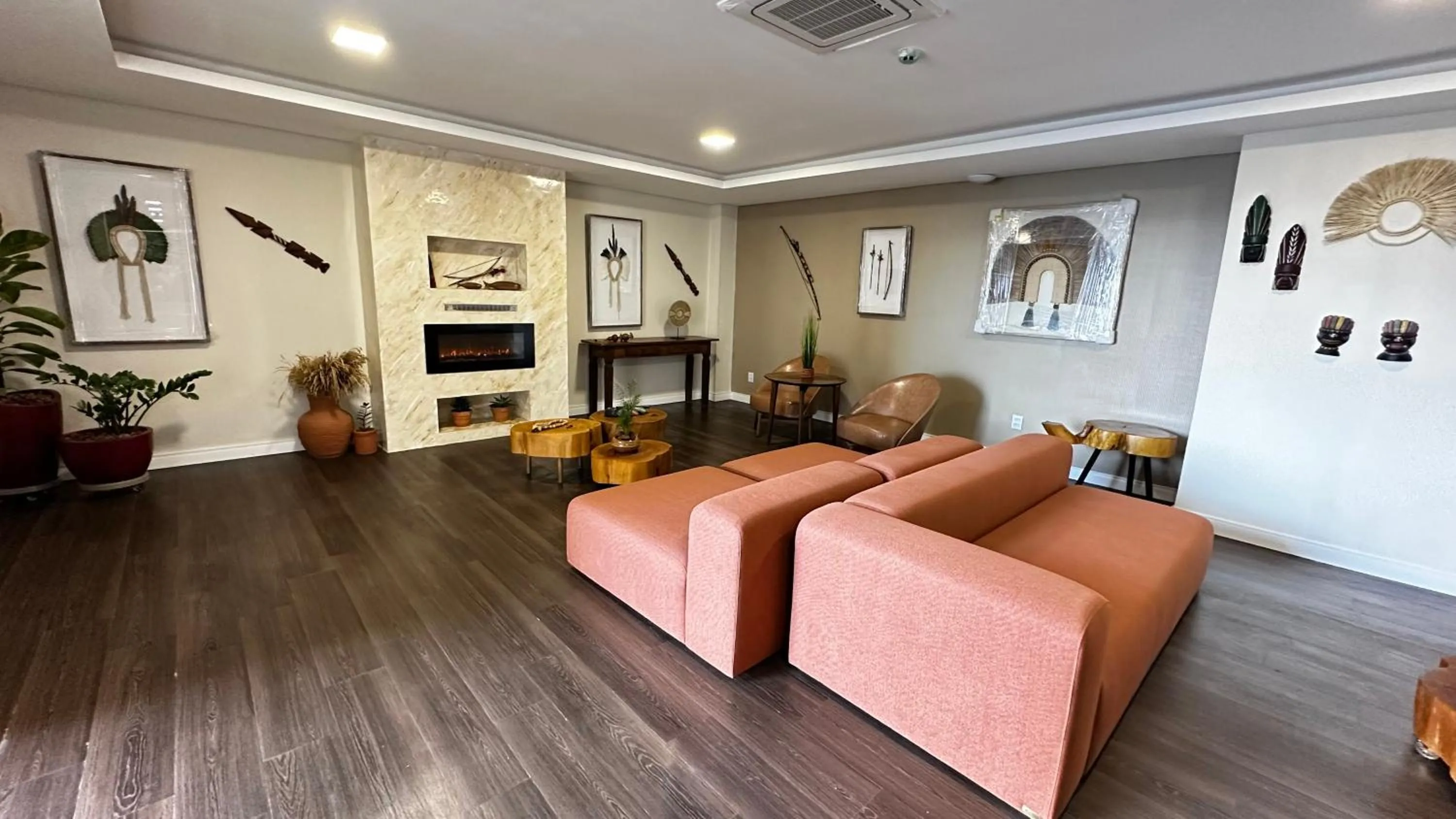 Seating area in Gran Paradiso Campos do Jordão By Ventura OFICIAL