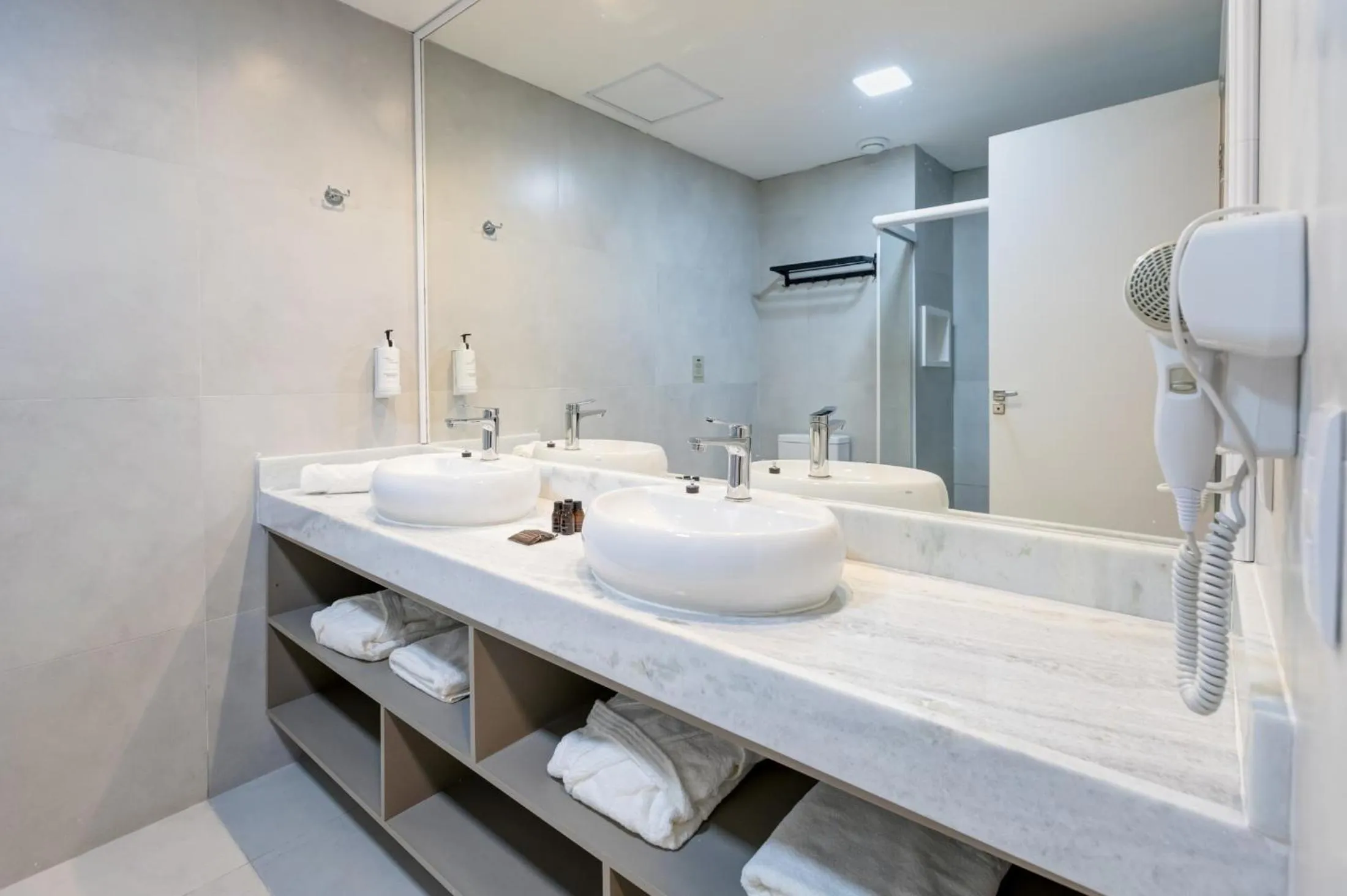 Bathroom in Gran Paradiso Campos do Jordão By Ventura OFICIAL