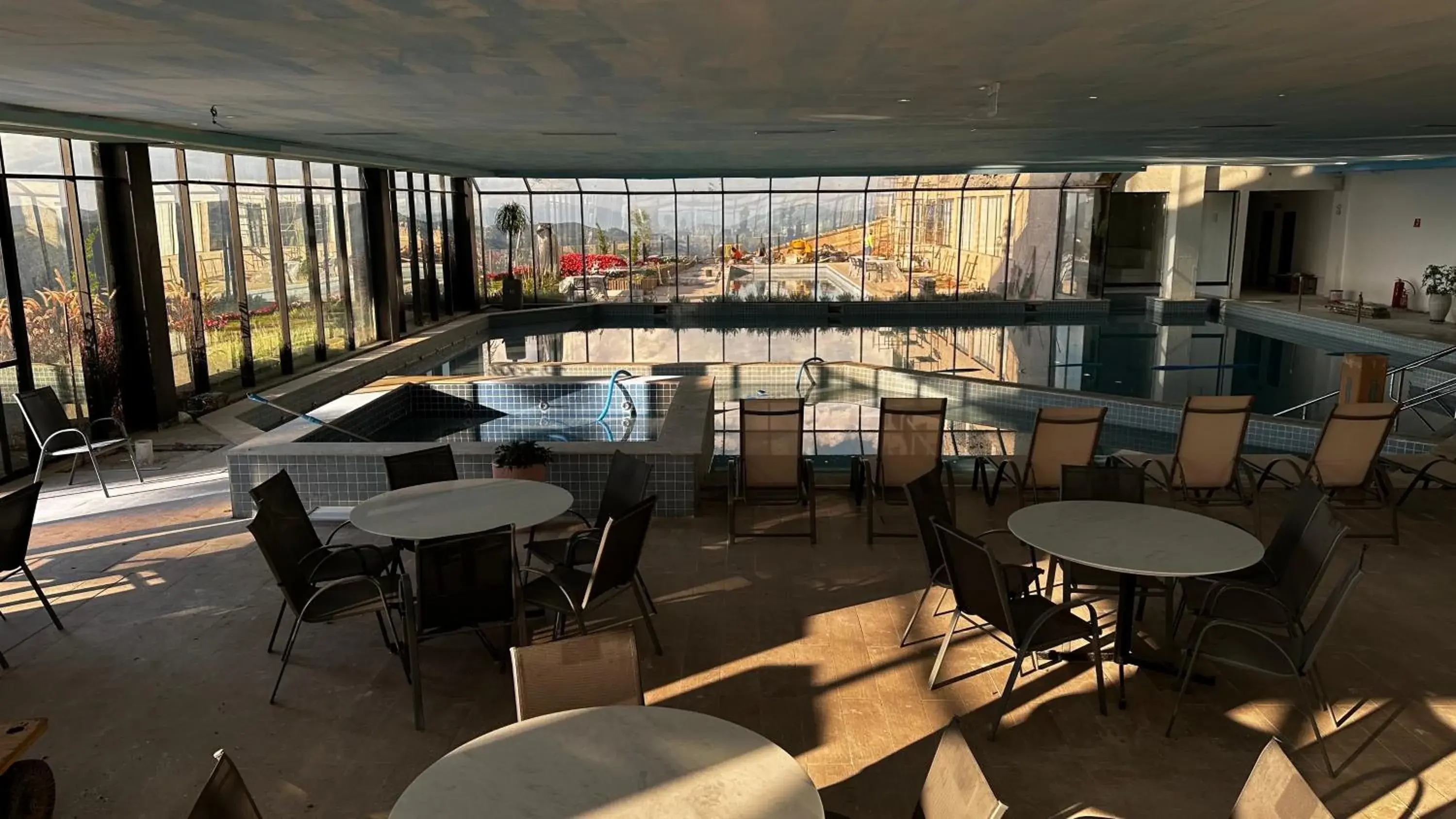 Swimming pool in Gran Paradiso Campos do Jordão By Ventura OFICIAL Swimming pool in Gran Paradiso Campos do Jordão By Ventura OFICIAL