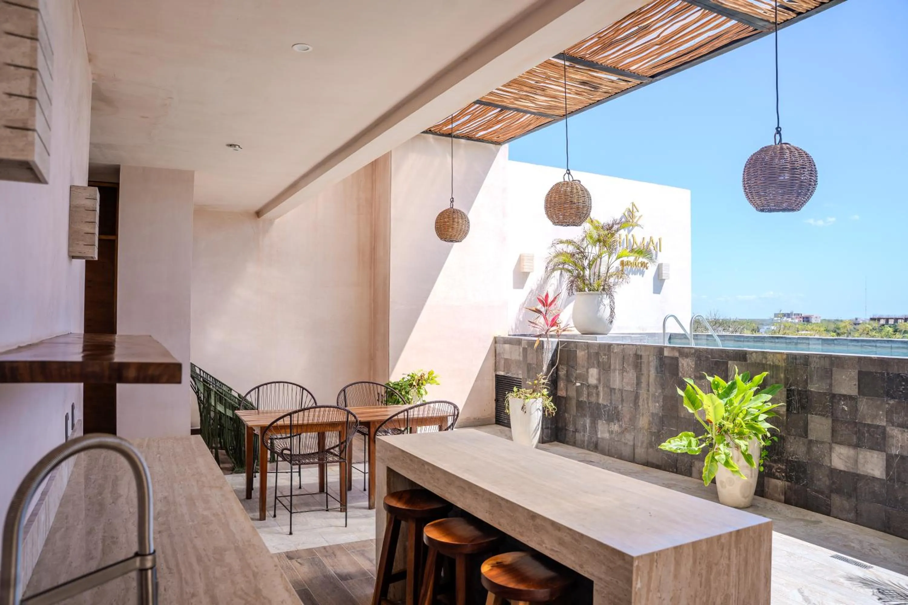 Balcony/Terrace in The Garden Residences by Casago