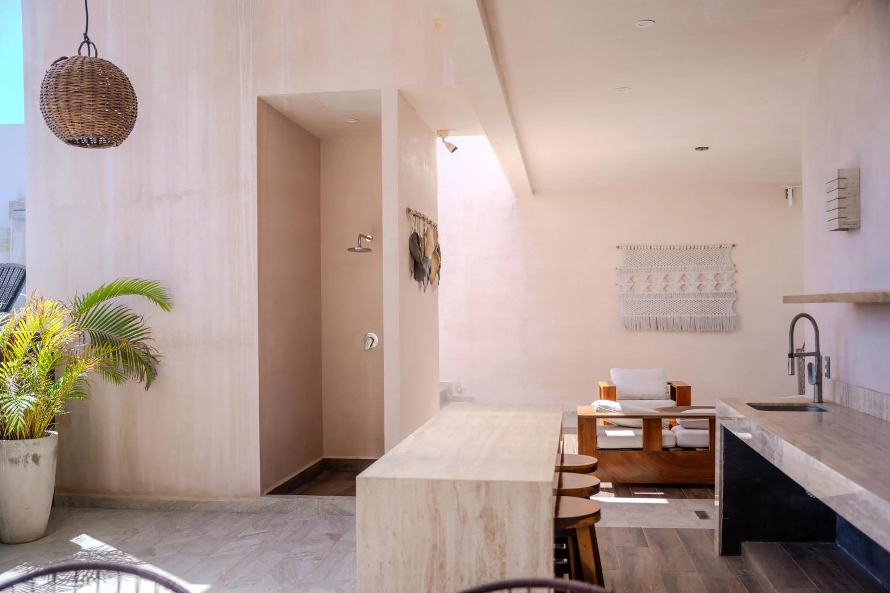 Balcony/Terrace in The Garden Residences by Casago