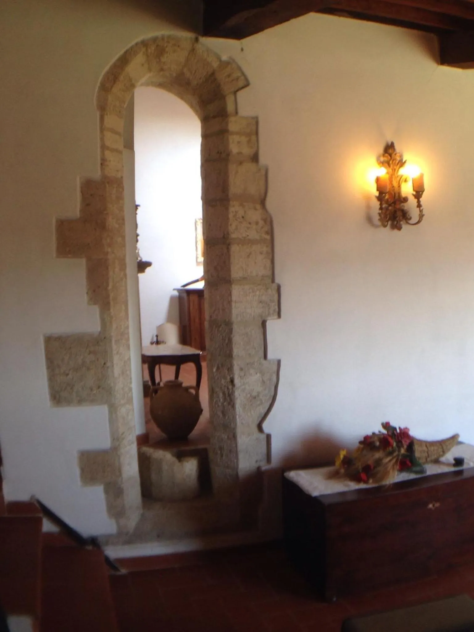 Decorative detail in Residenza Santa Maria In Borraccia