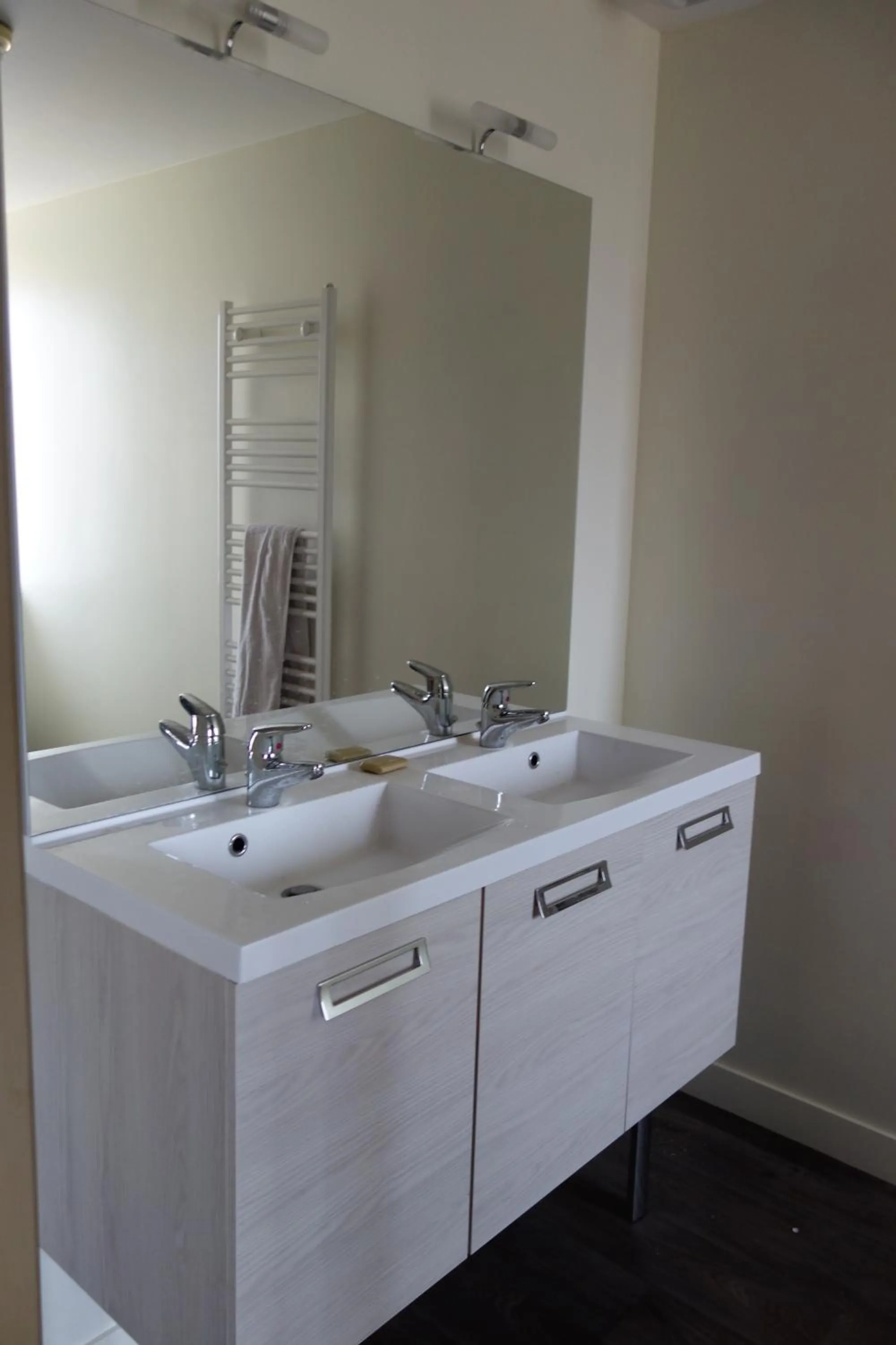 Bathroom in Le Fauverney Lodge