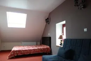 Photo of the whole room, Bed in Le Fauverney Lodge