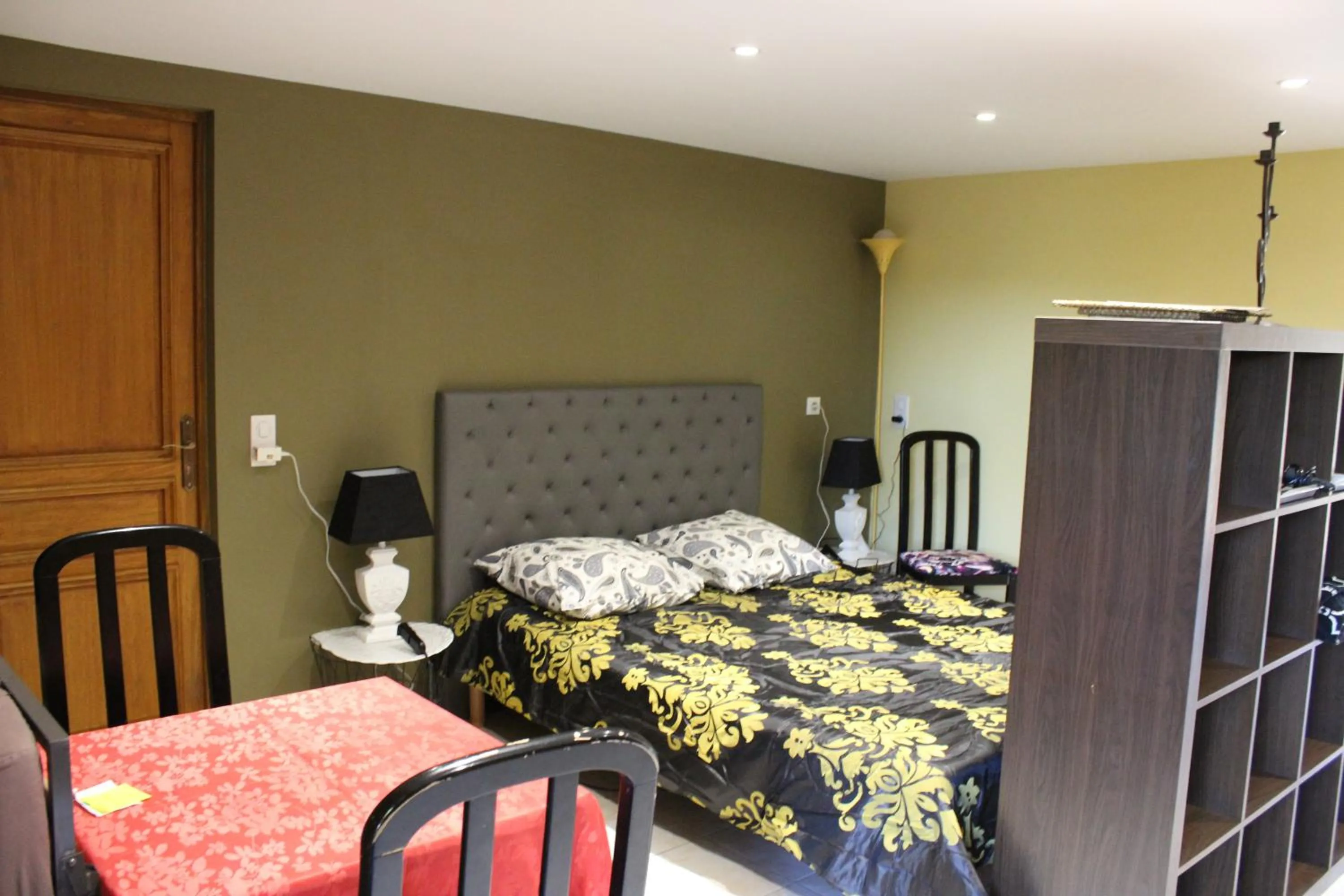 Bed in Le Fauverney Lodge