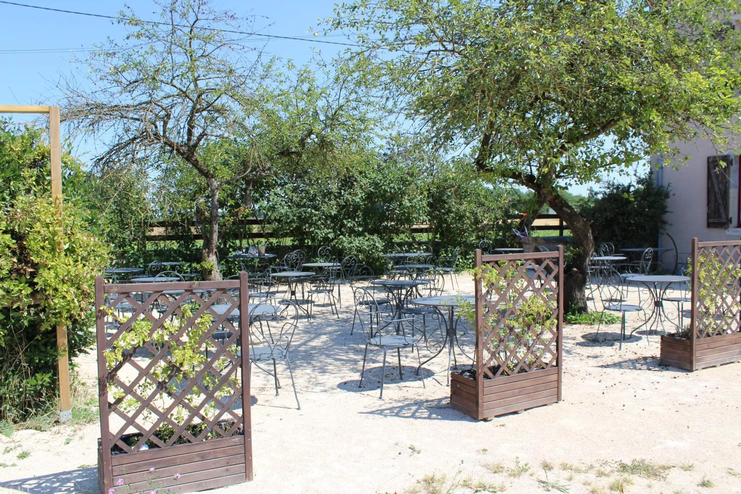 Balcony/Terrace in Le Fauverney Lodge