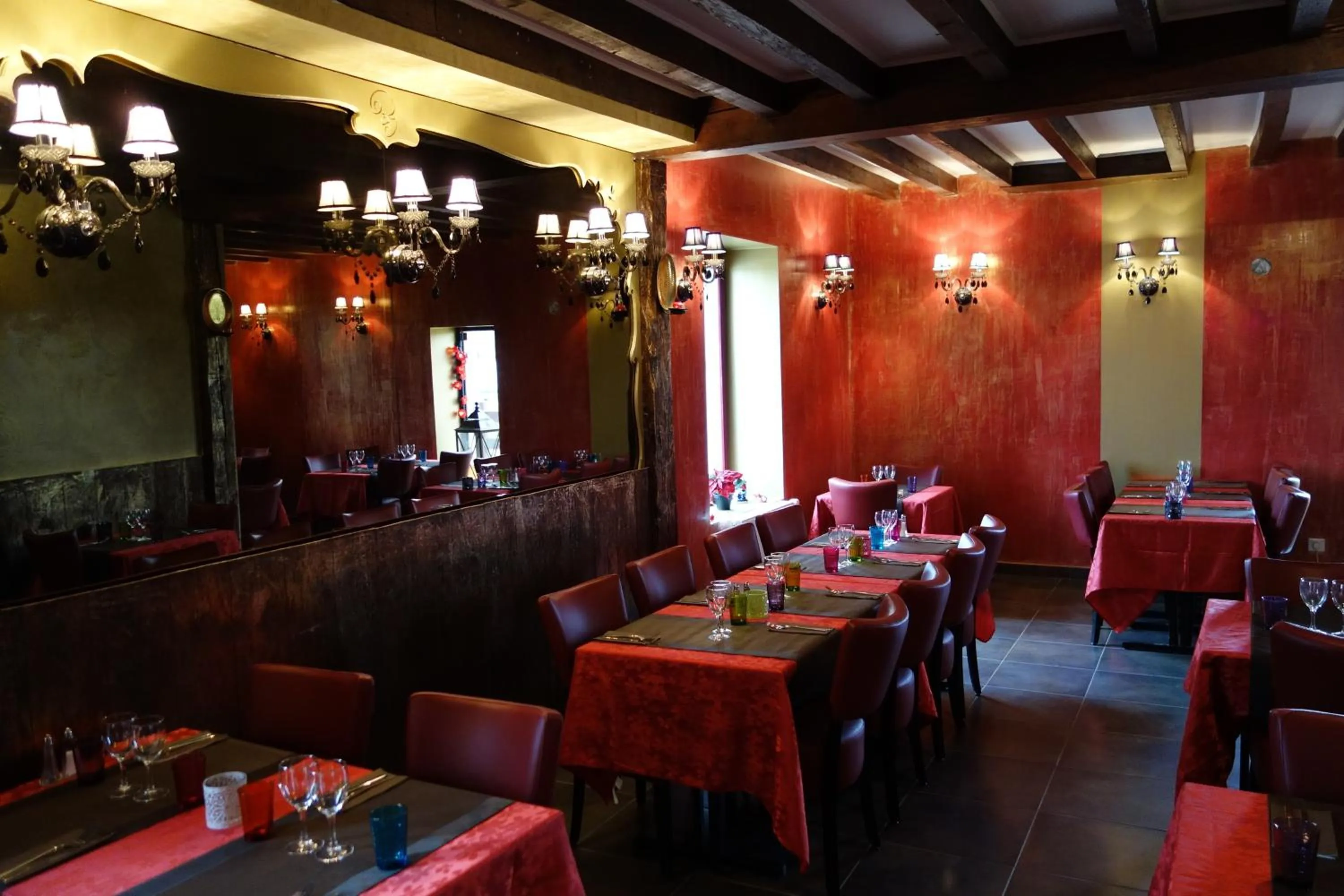 Restaurant/places to eat in Le Fauverney Lodge