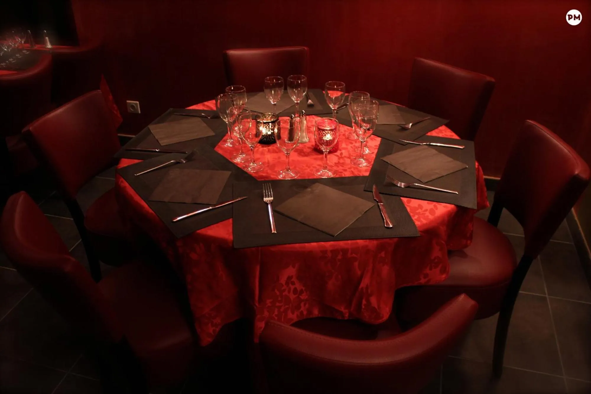 Restaurant/places to eat in Le Fauverney Lodge