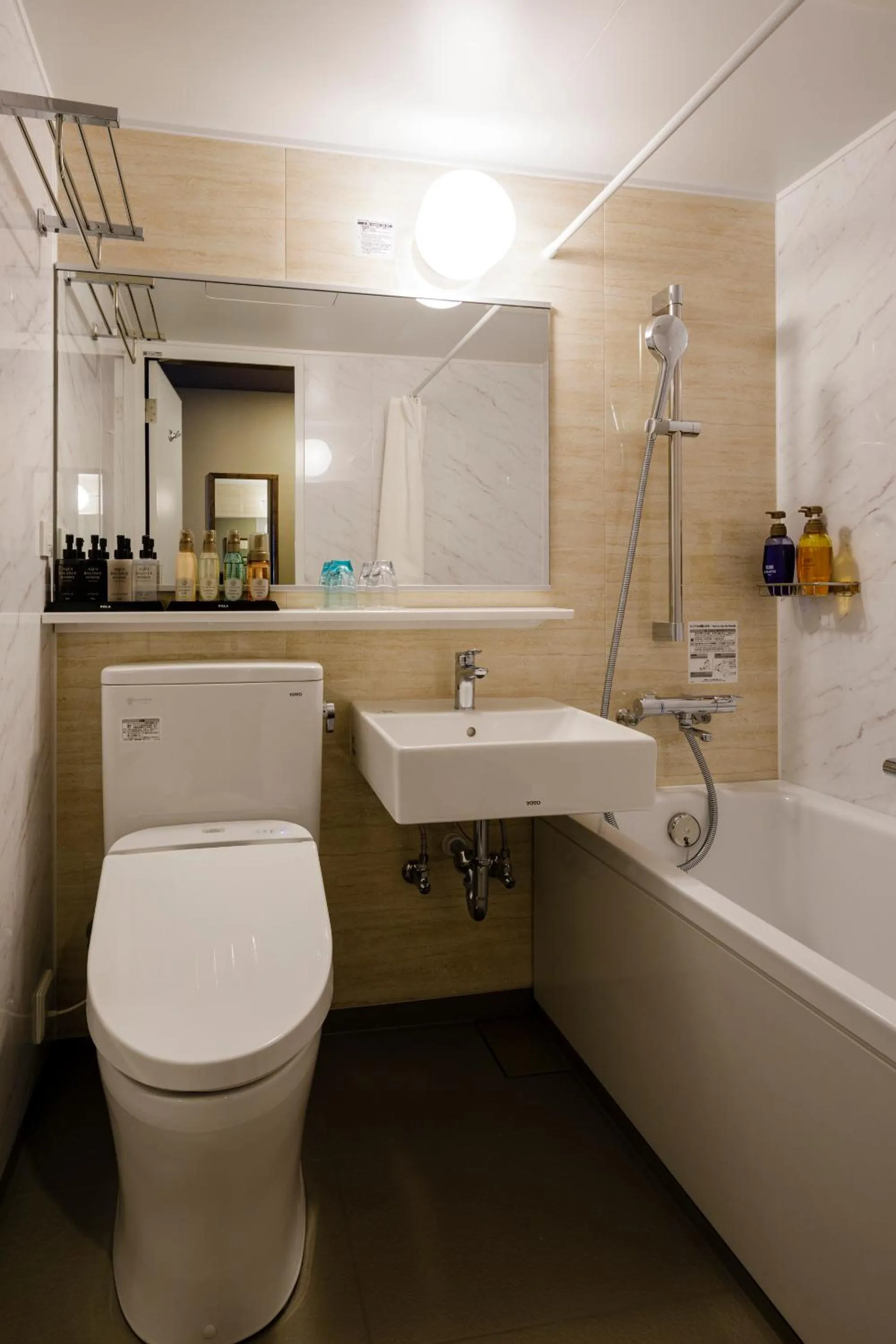 Shower in ホテル京都エミナースManyonoyuHotelKyotoEminence