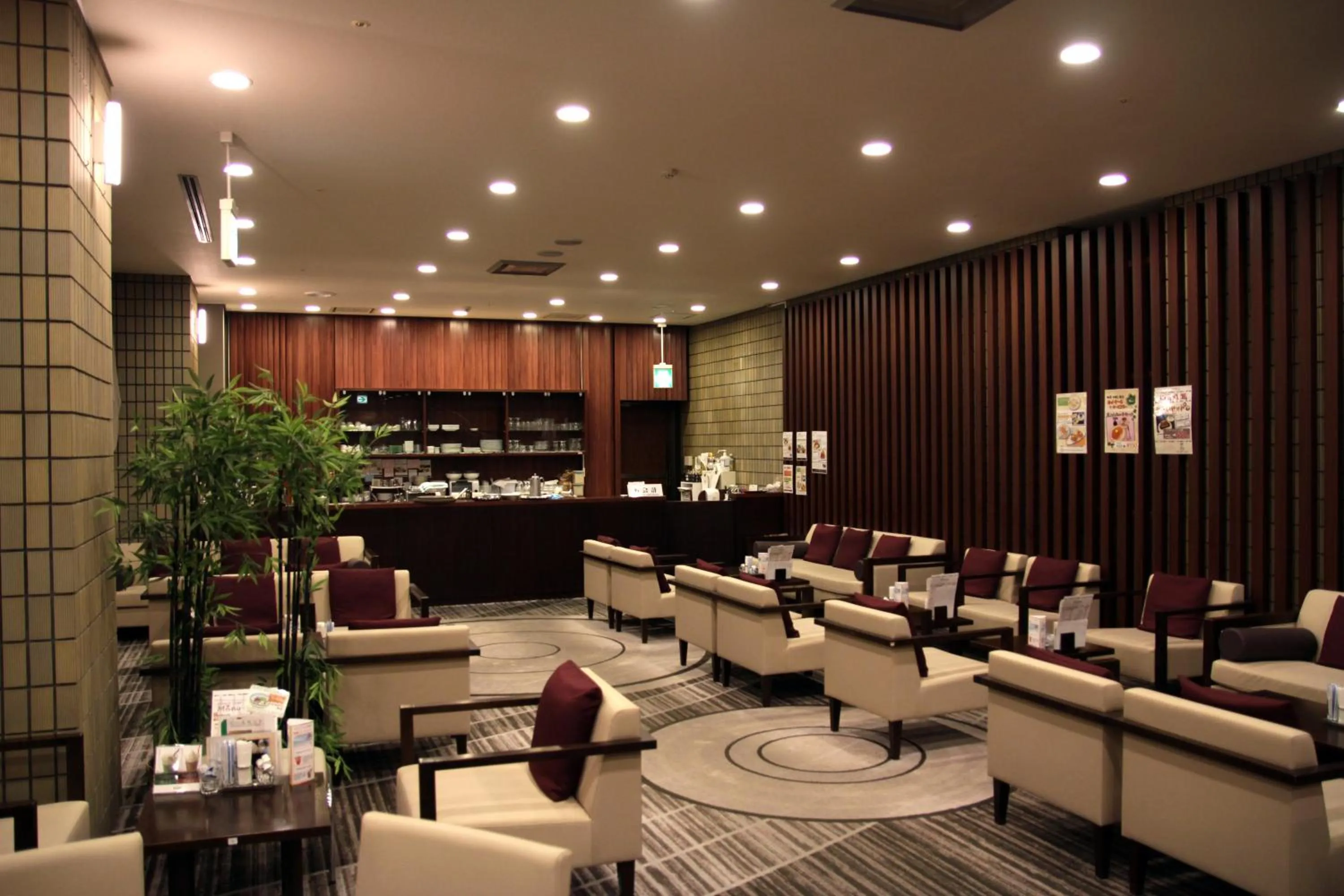 Lounge or bar in ホテル京都エミナースManyonoyuHotelKyotoEminence