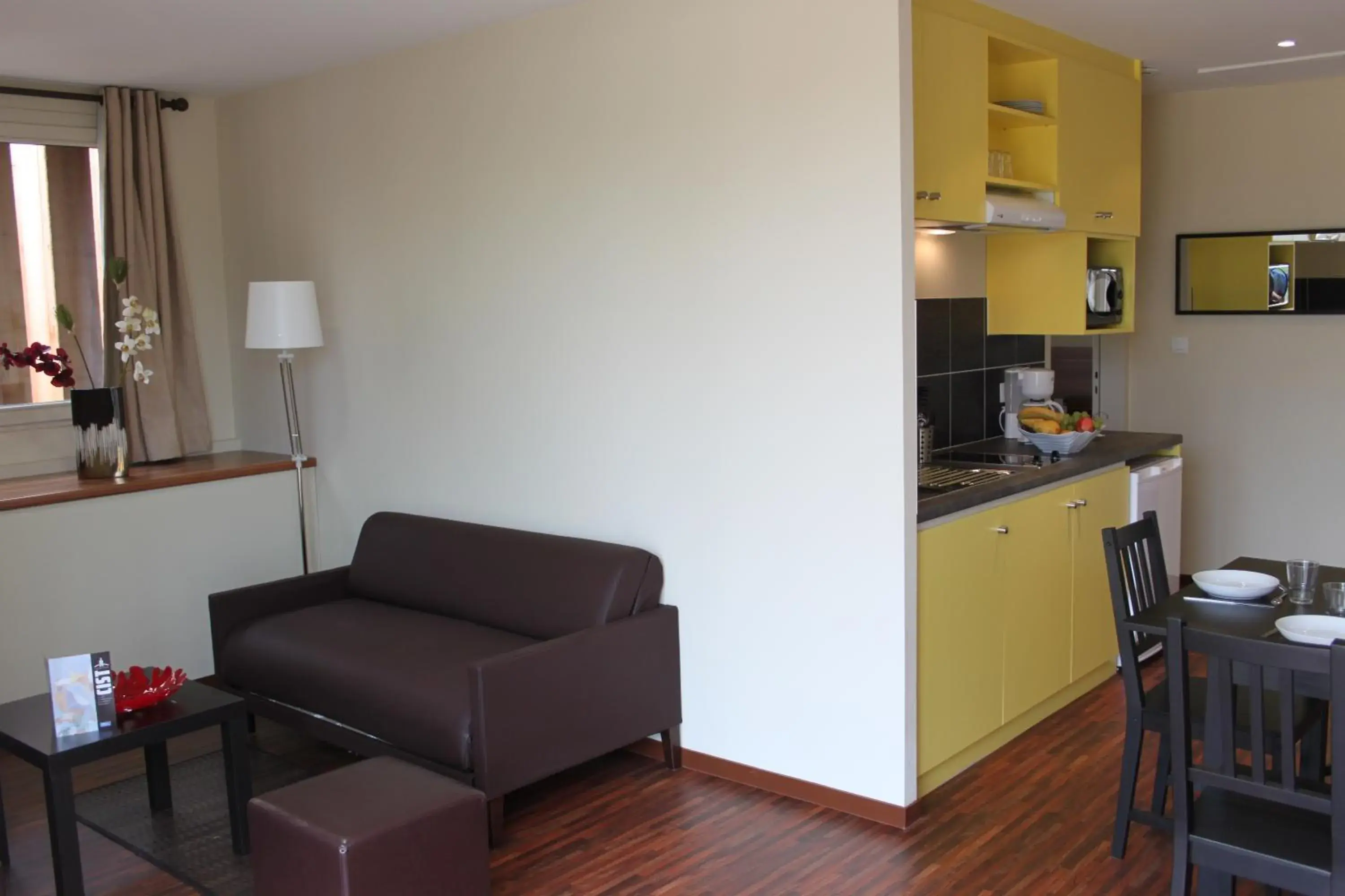 Three-Bedroom House in Domaine d'Ariane Three-Bedroom House in Domaine d'Ariane