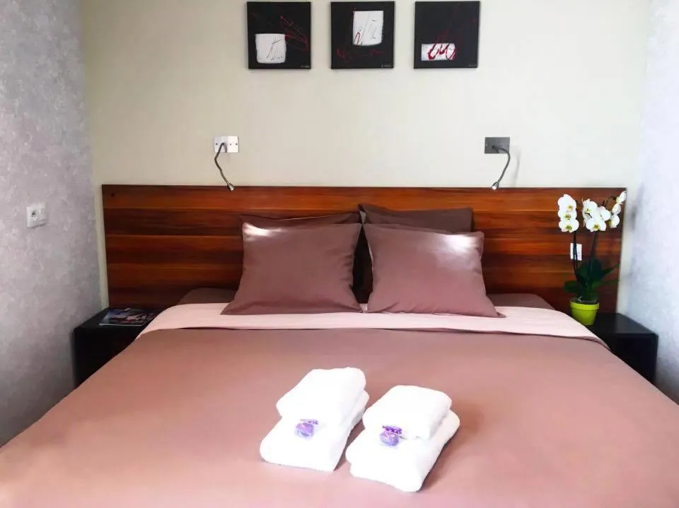 Photo of the whole room, Bed in Domaine d'Ariane