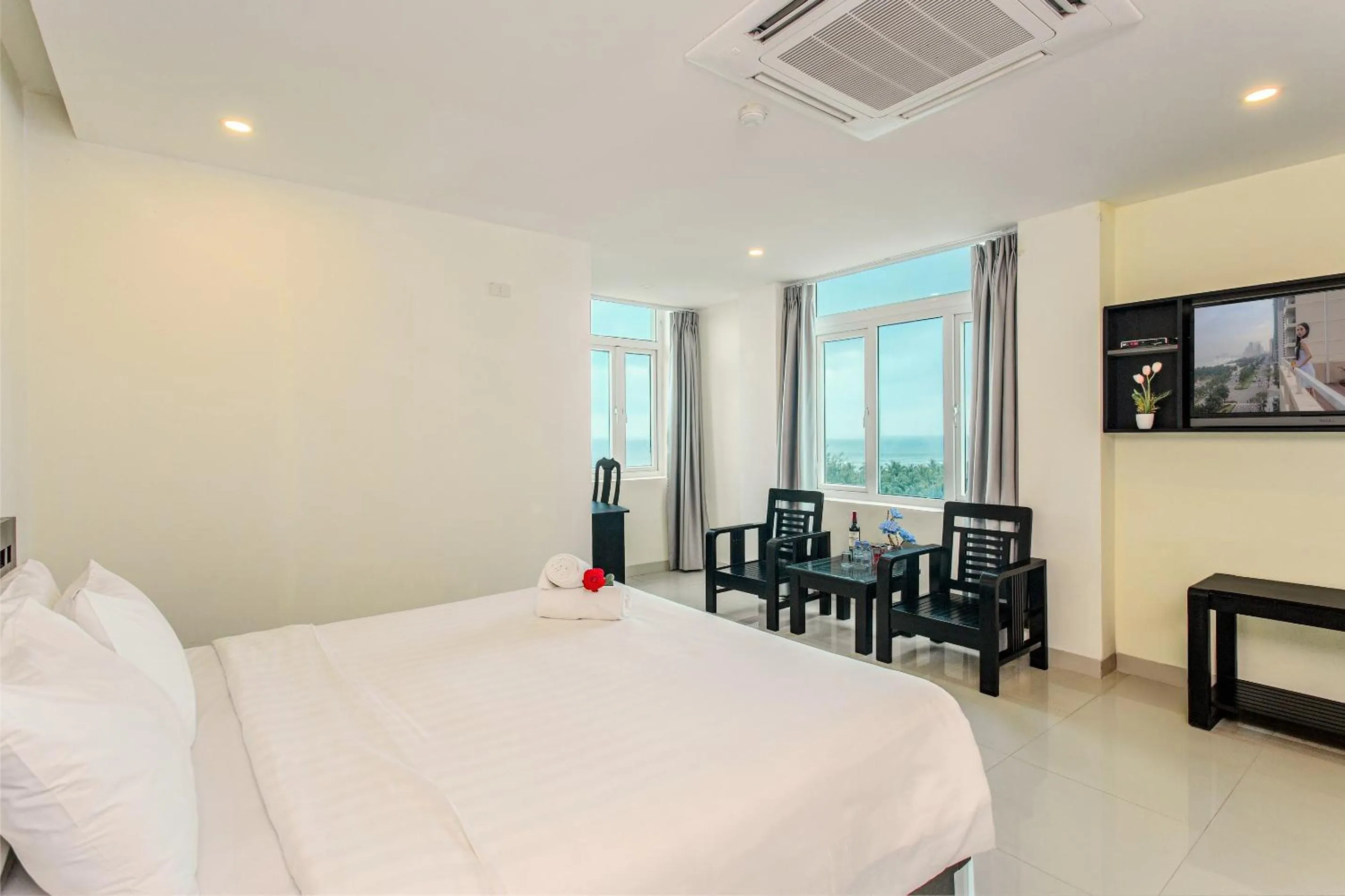 Bed in Seavitel Danang Beach Hotel