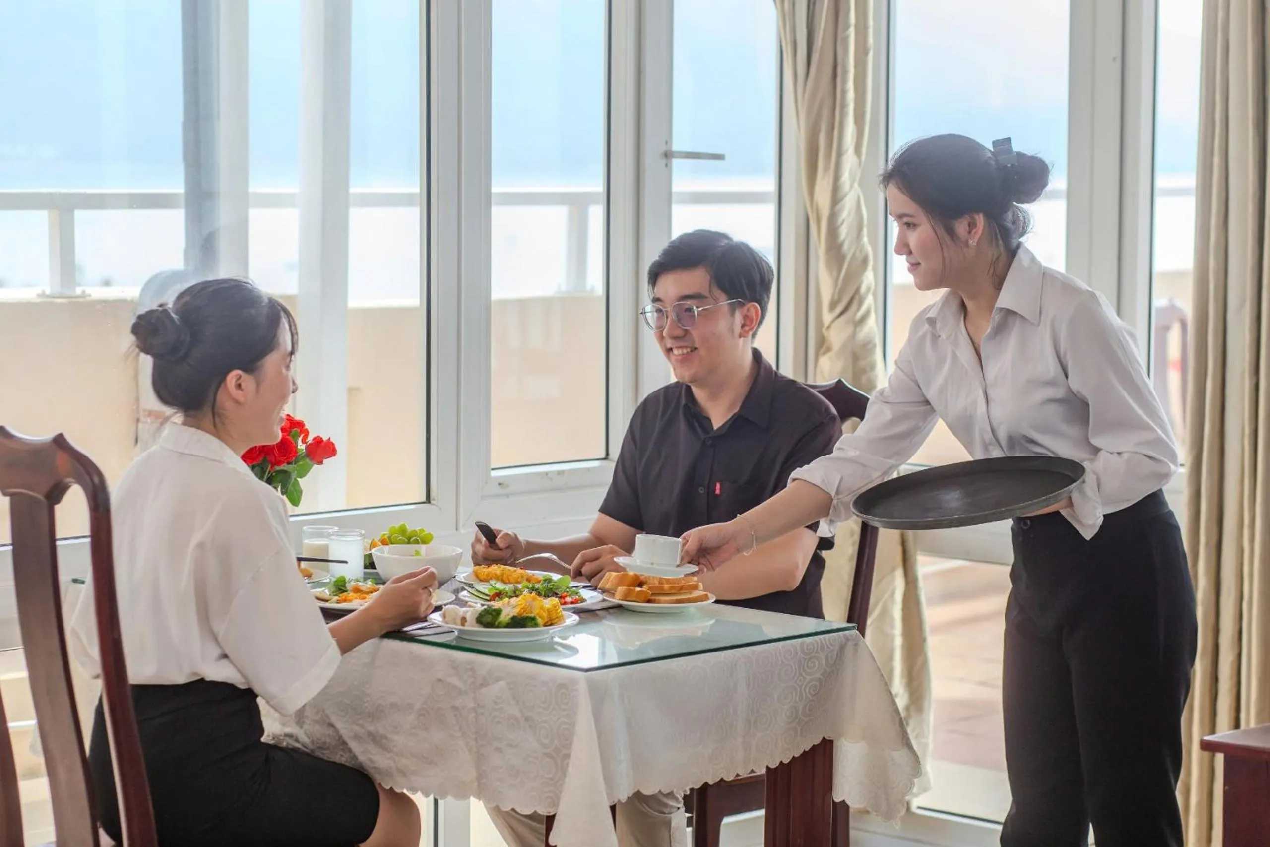 Restaurant/places to eat in Seavitel Danang Beach Hotel