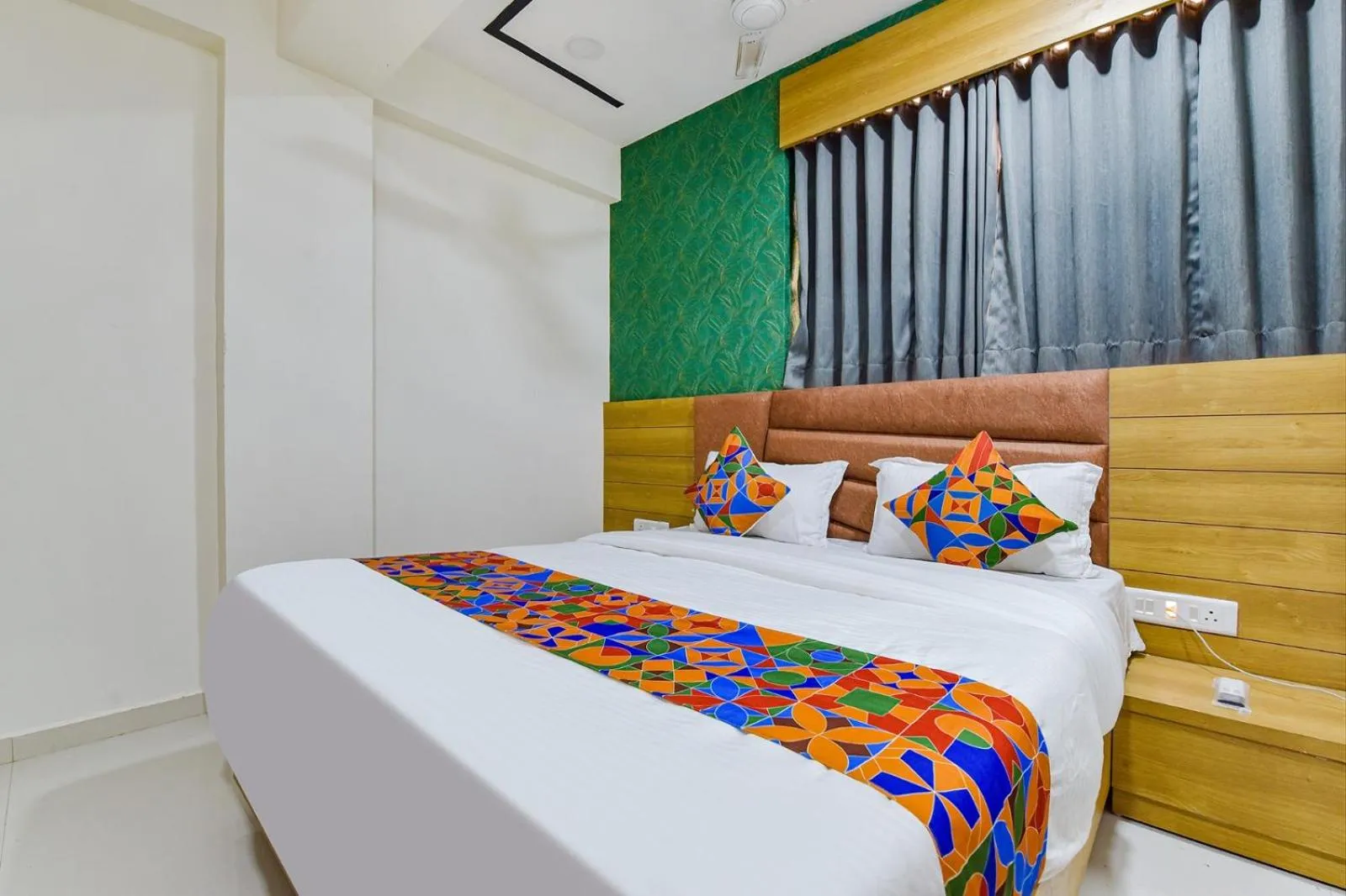 View (from property/room), Bed in Green Tree Hotel