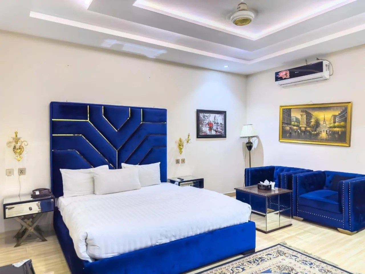 Royal Mansion Hotel