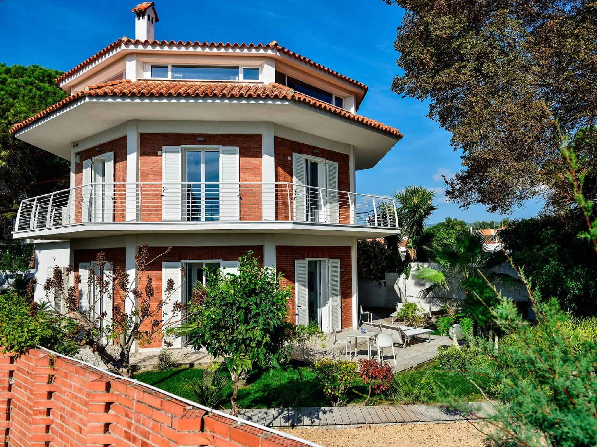 Property building in Farosardo