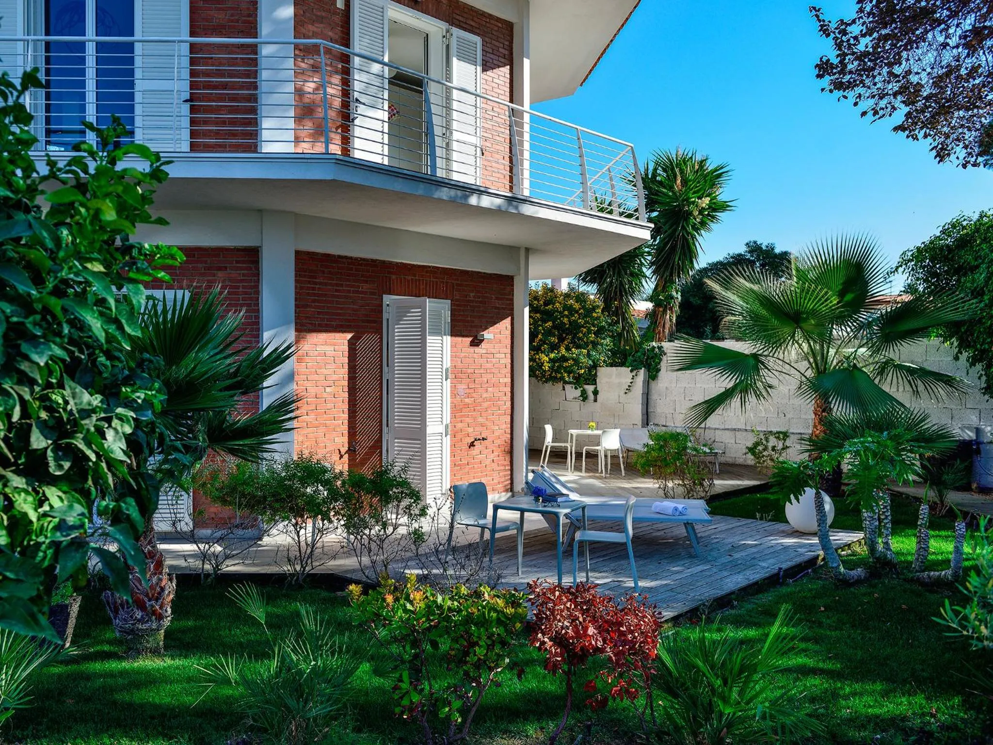 Property building in Farosardo