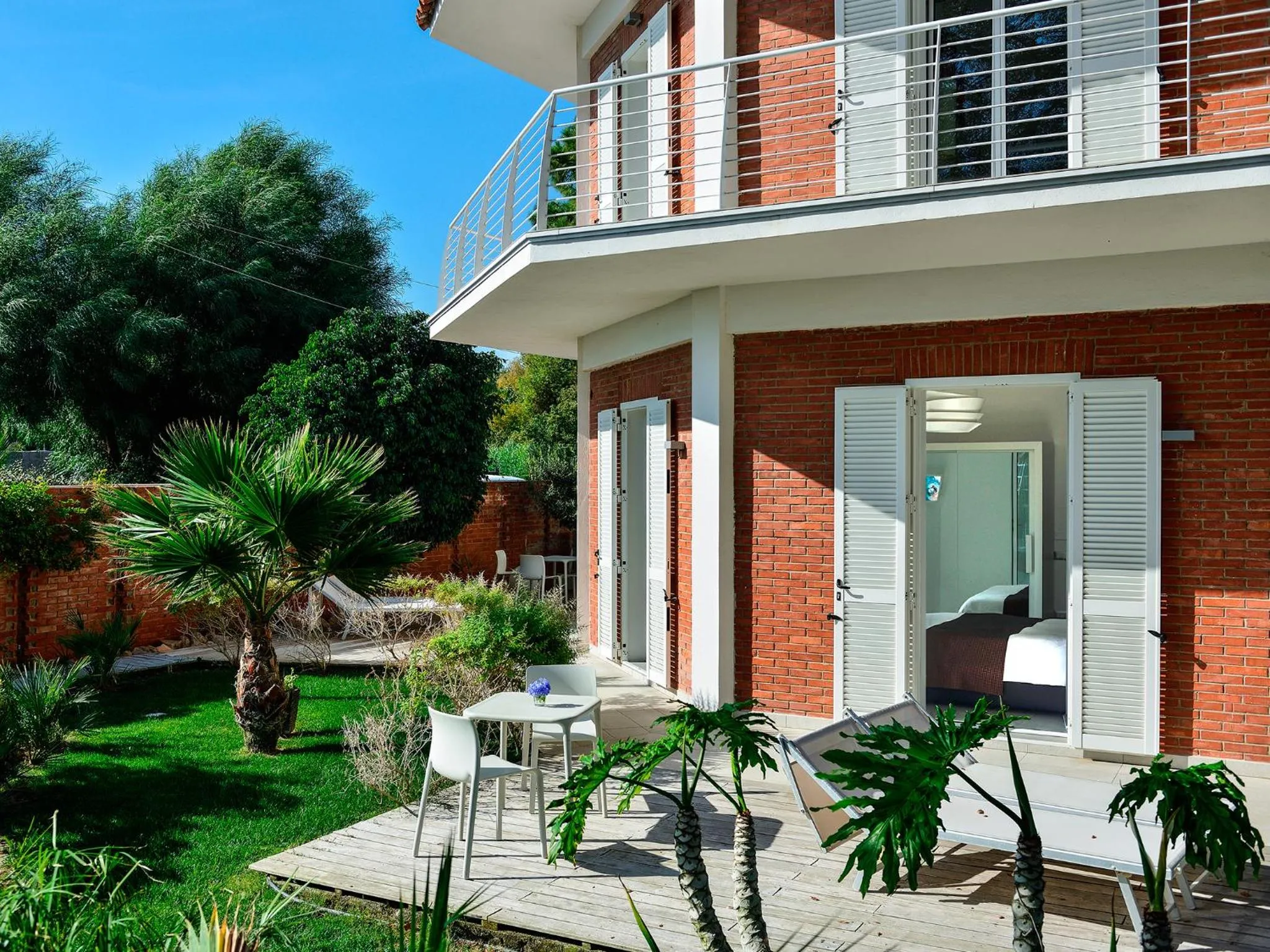 Property building in Farosardo