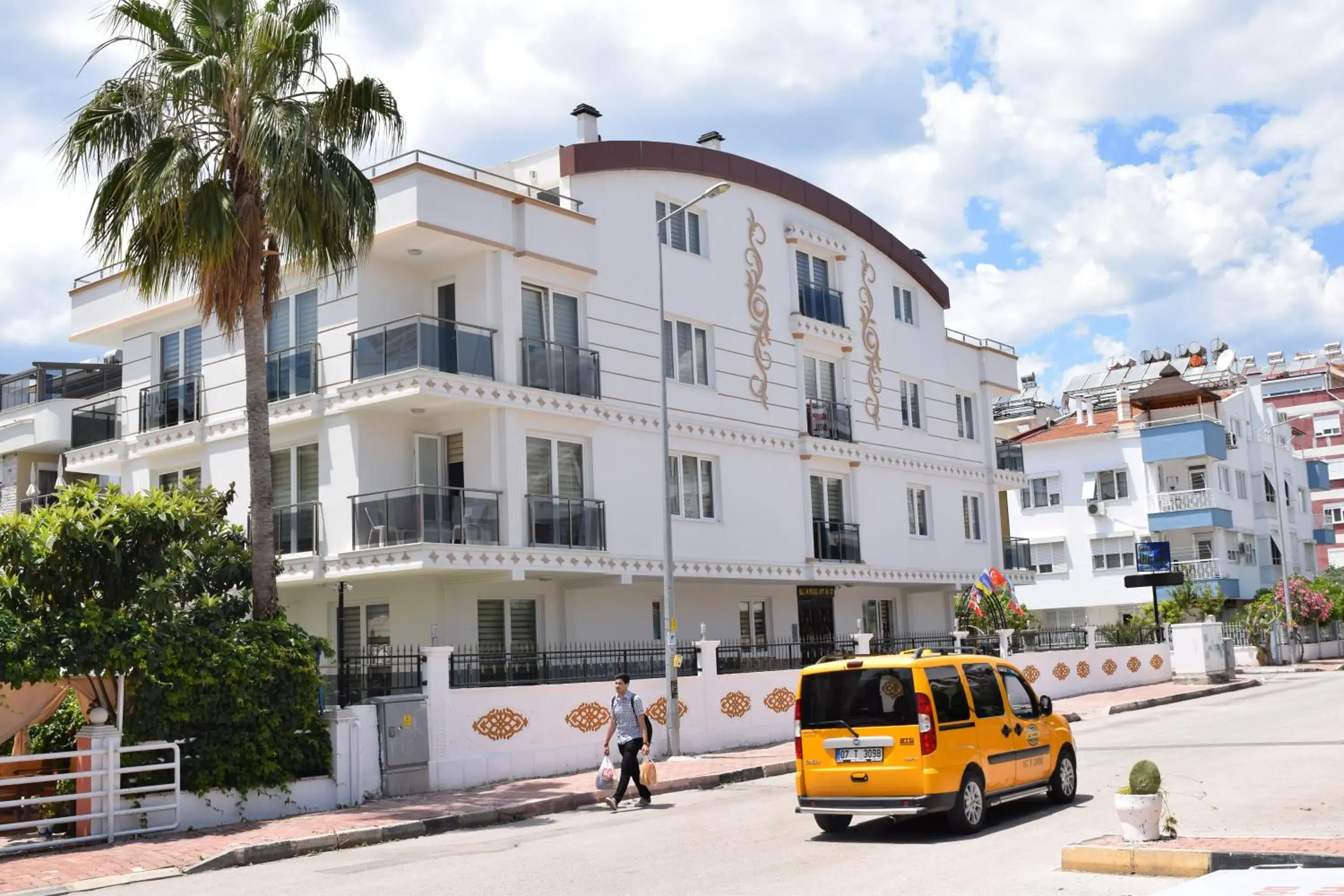 Property building in Güden-Pearl Property building in Güden-Pearl