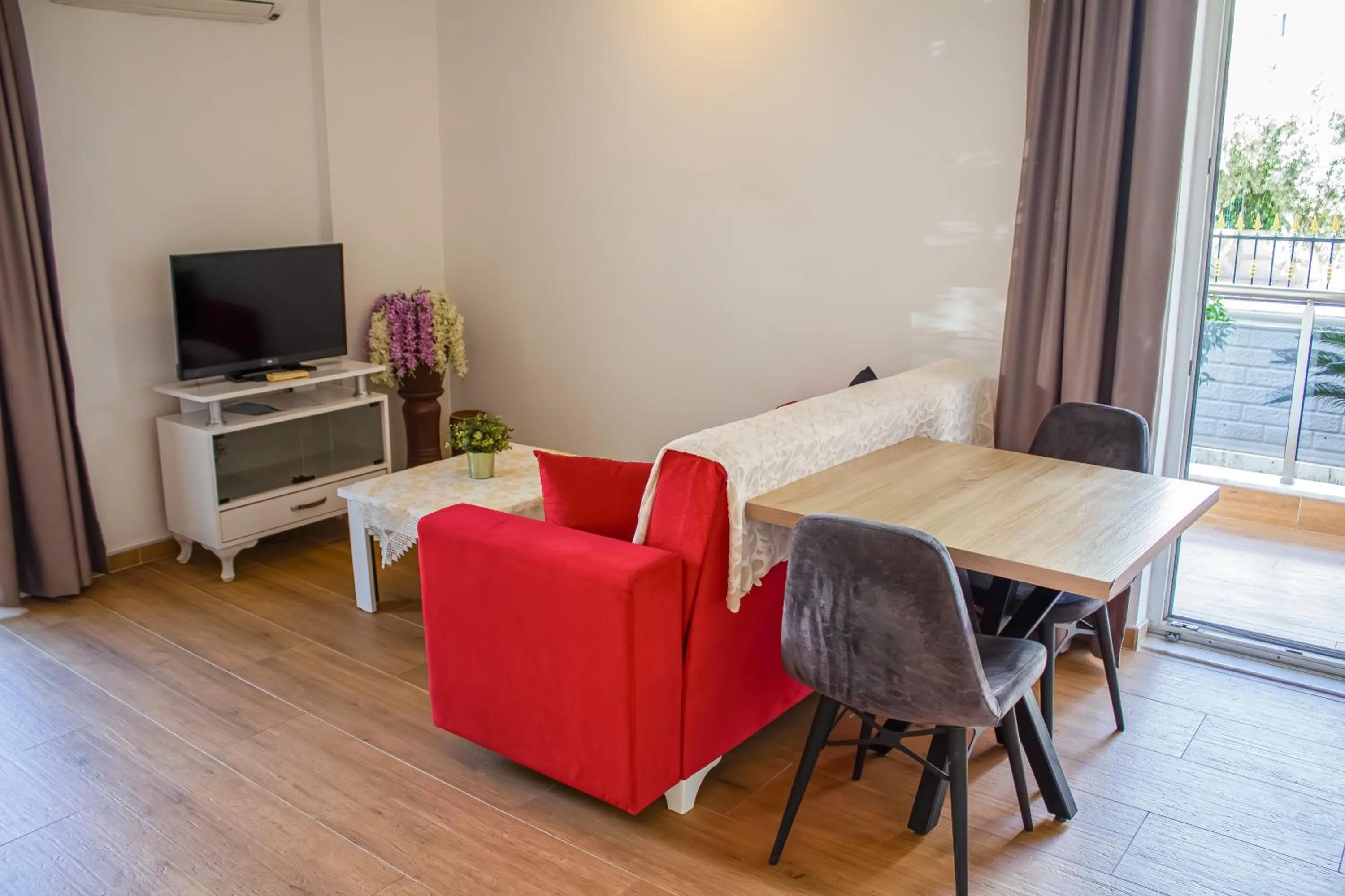 TV and multimedia in Güden-Pearl