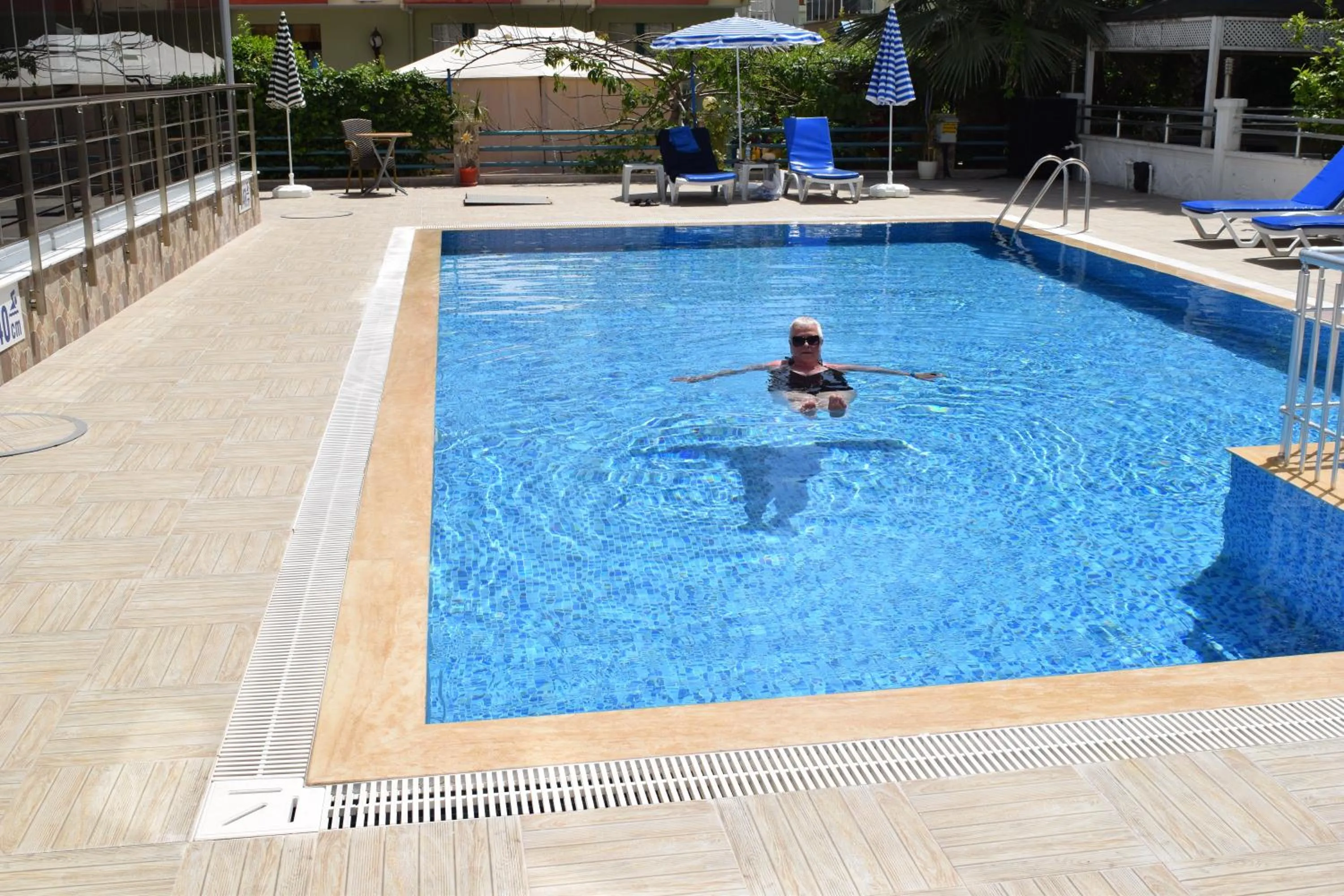 Swimming pool in Güden-Pearl