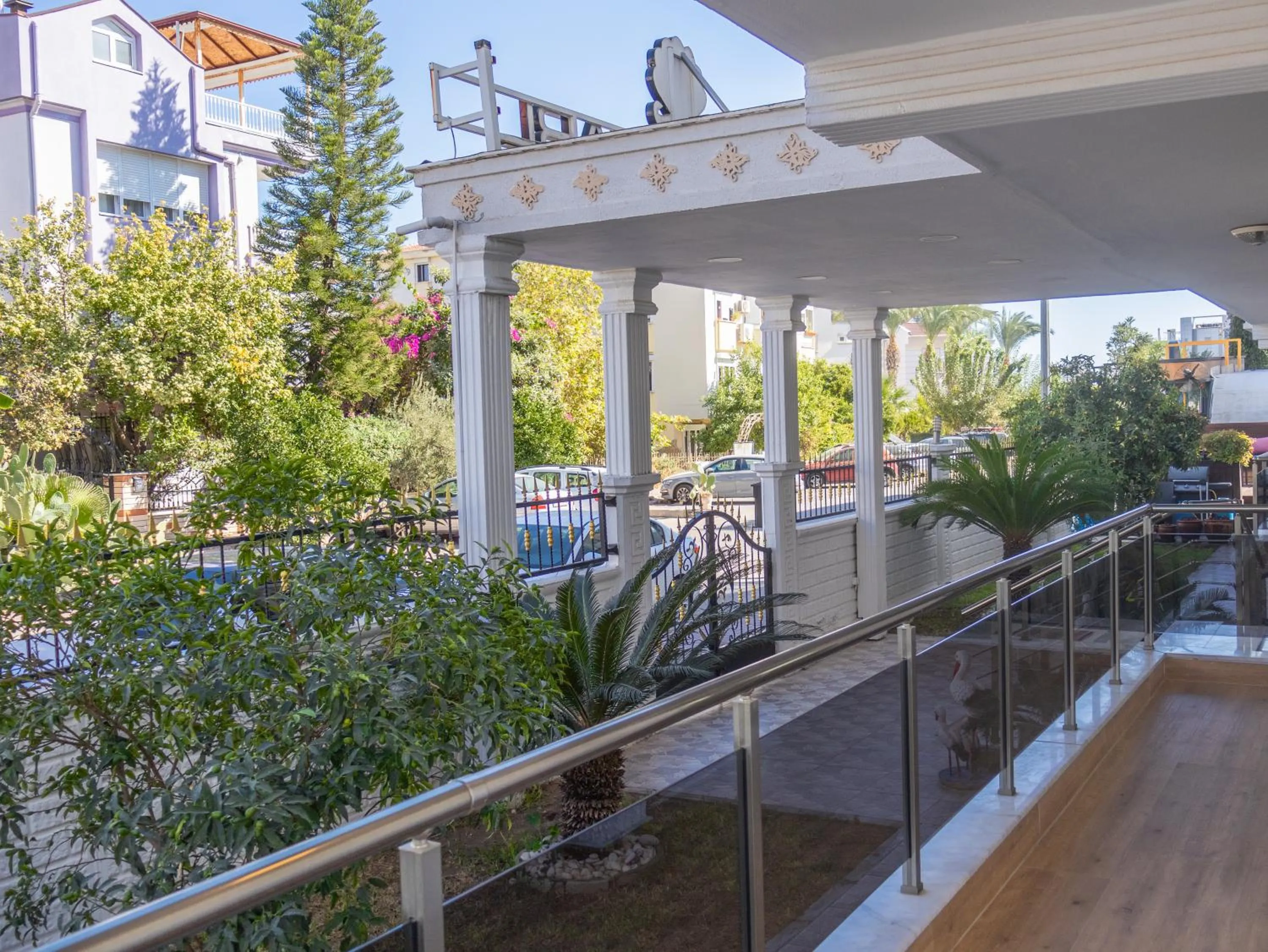 Garden in Güden-Pearl