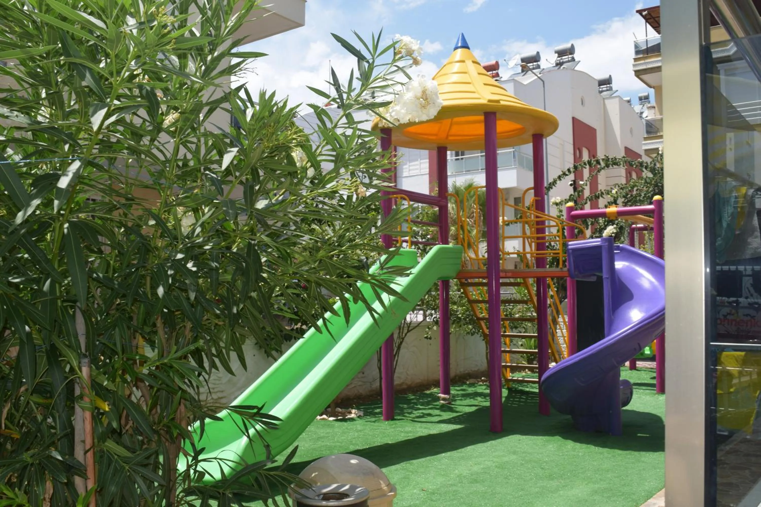 Area and facilities in Güden-Pearl