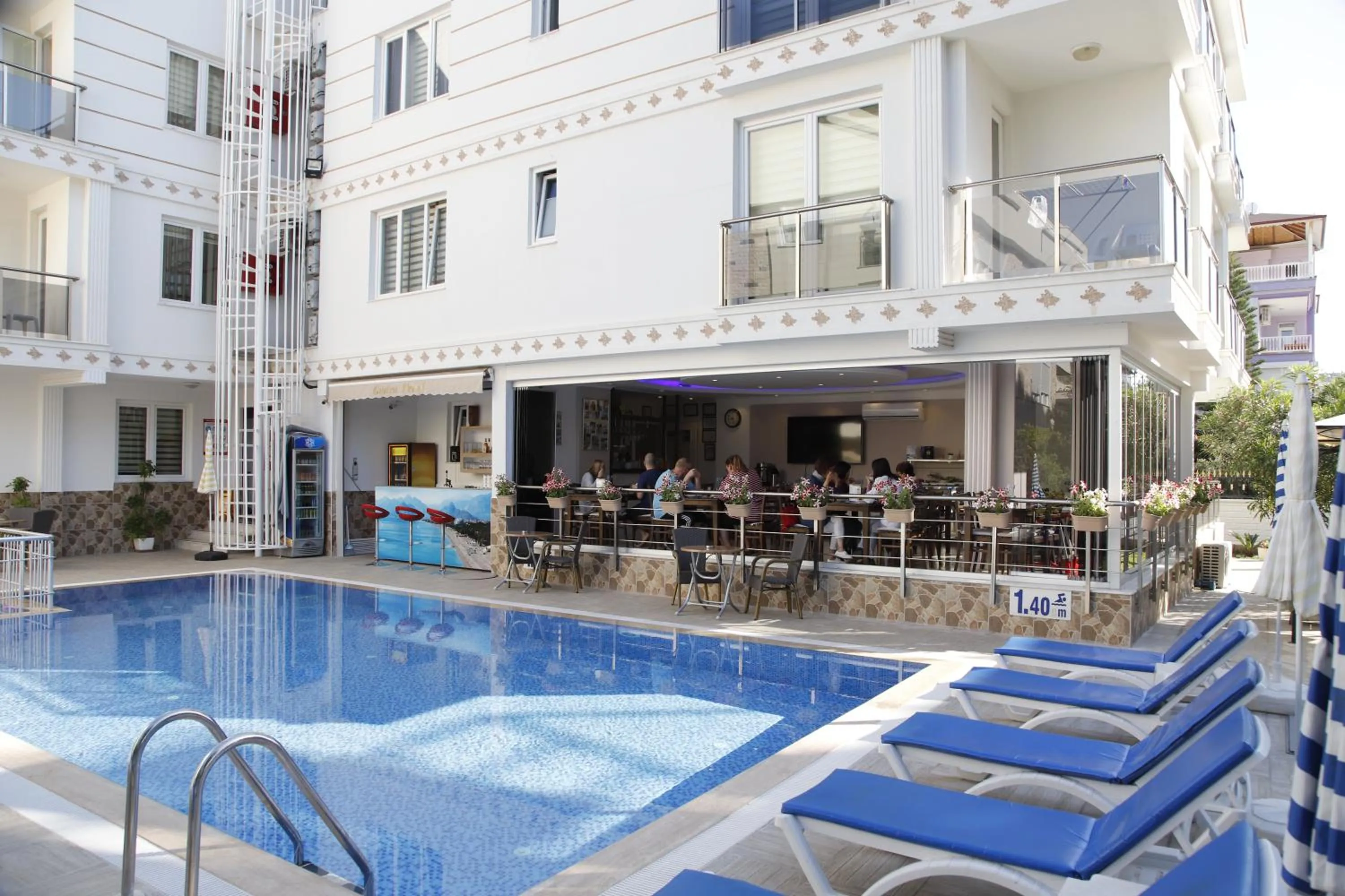 Swimming pool in Güden-Pearl