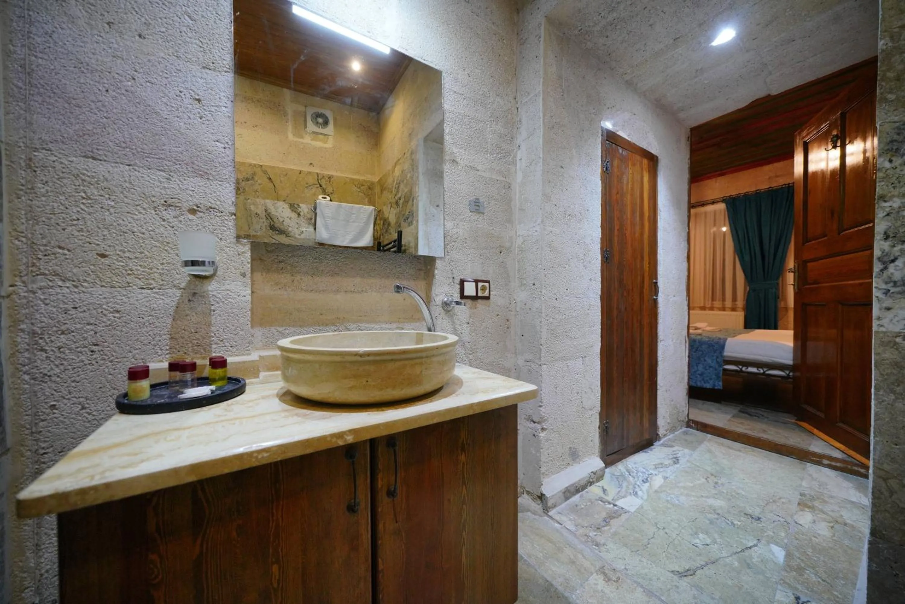 Bathroom in Emit Cave Hotel